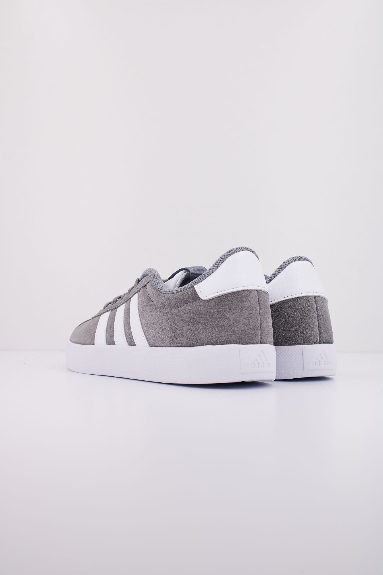 ADIDAS VL COURT 3.0 en color GRIS (4)