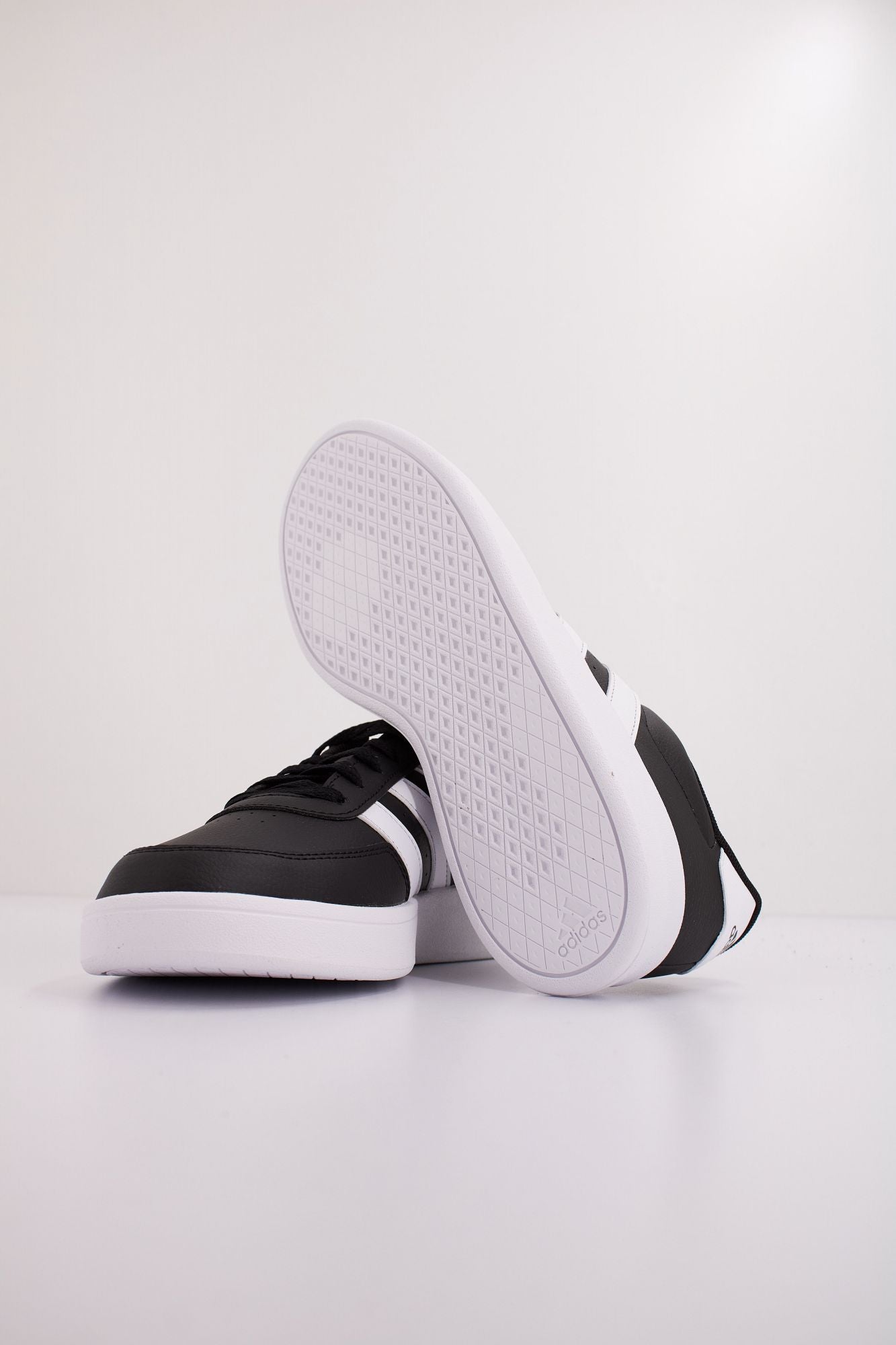 ADIDAS BREAKNET 2.0 en color NEGRO (5)