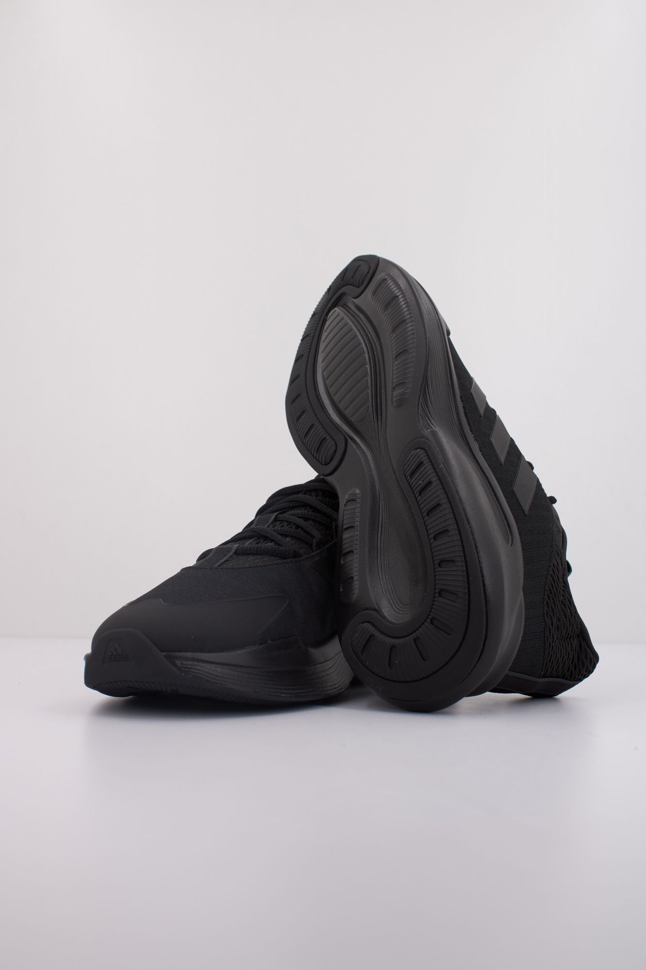 ADIDAS ALPHAEDGE + en color NEGRO (5)