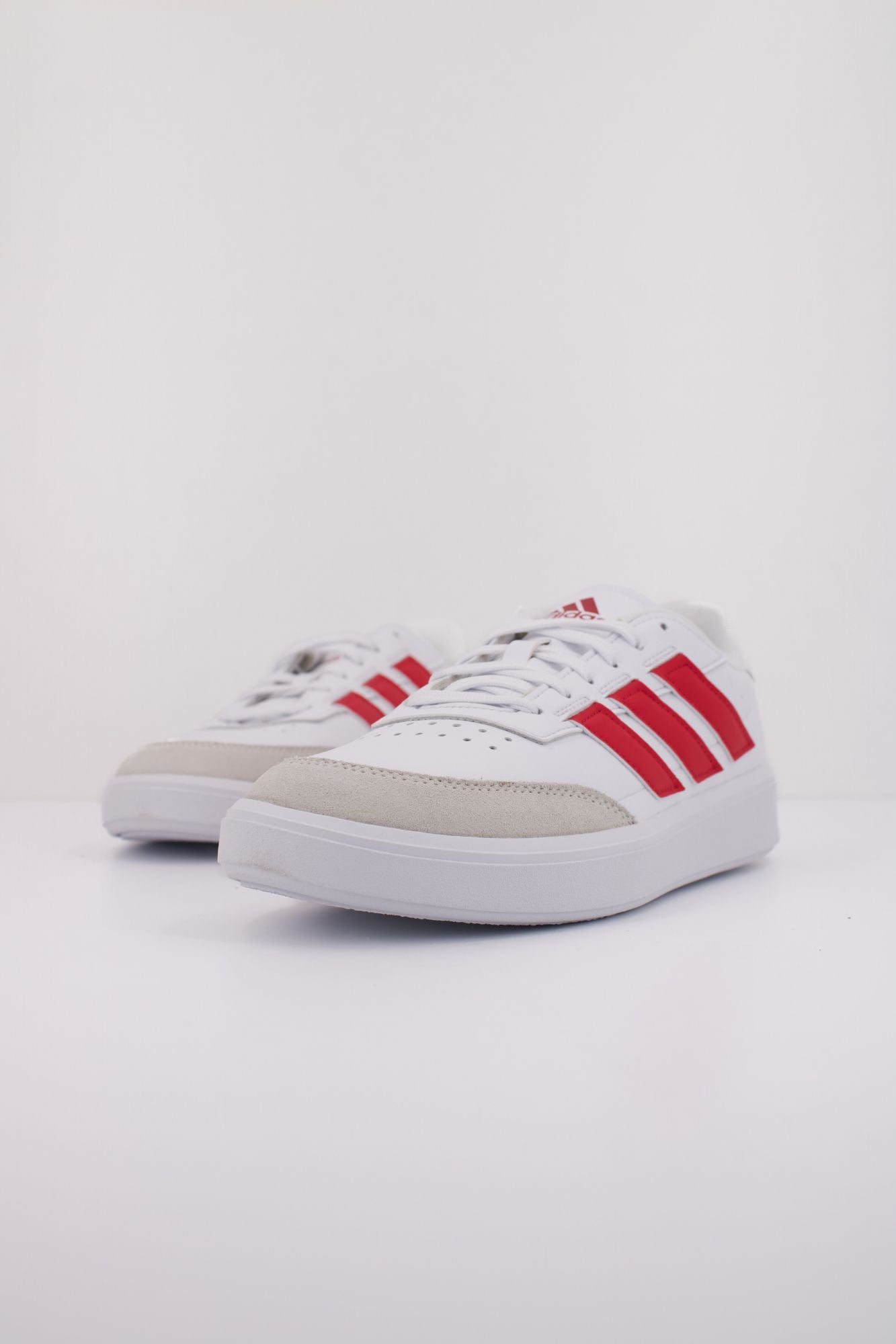 ADIDAS COURTBLOCK en color BLANCO (2)