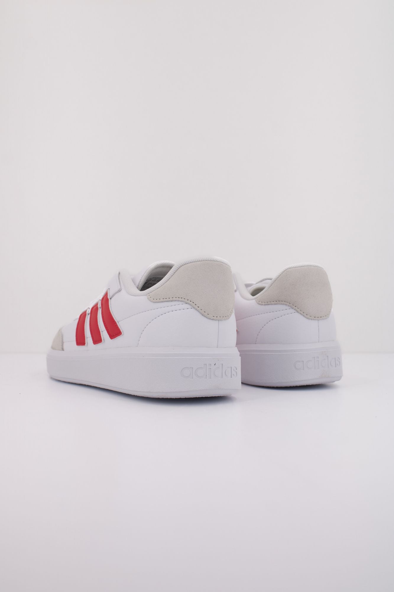 ADIDAS COURTBLOCK en color BLANCO (4)
