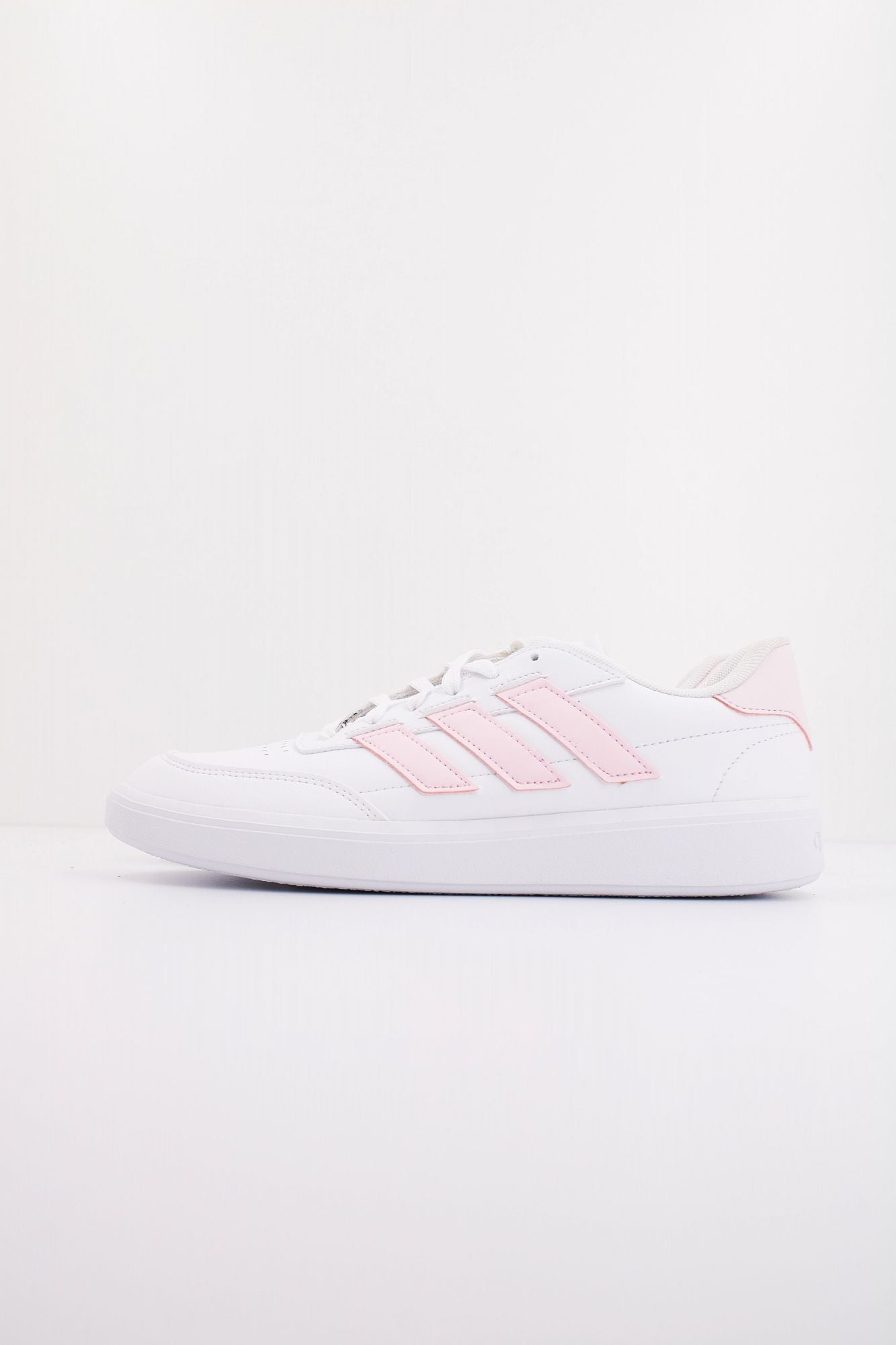 ADIDAS COURTBLOCK en color BLANCO (1)