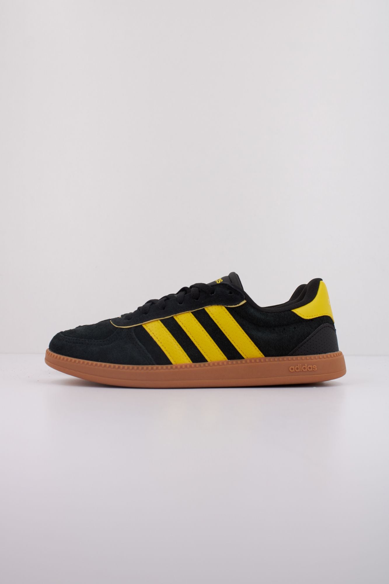 ADIDAS BREAKNET SLEEK en color NEGRO (1)