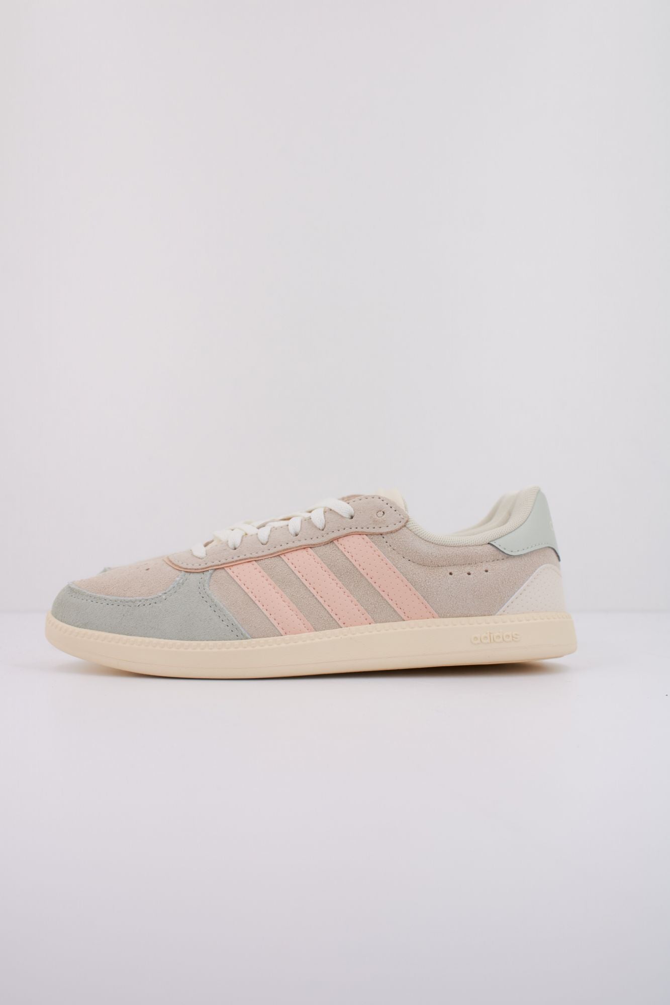 ADIDAS BREAKNET SLEEK en color MULTICOLOR (1)