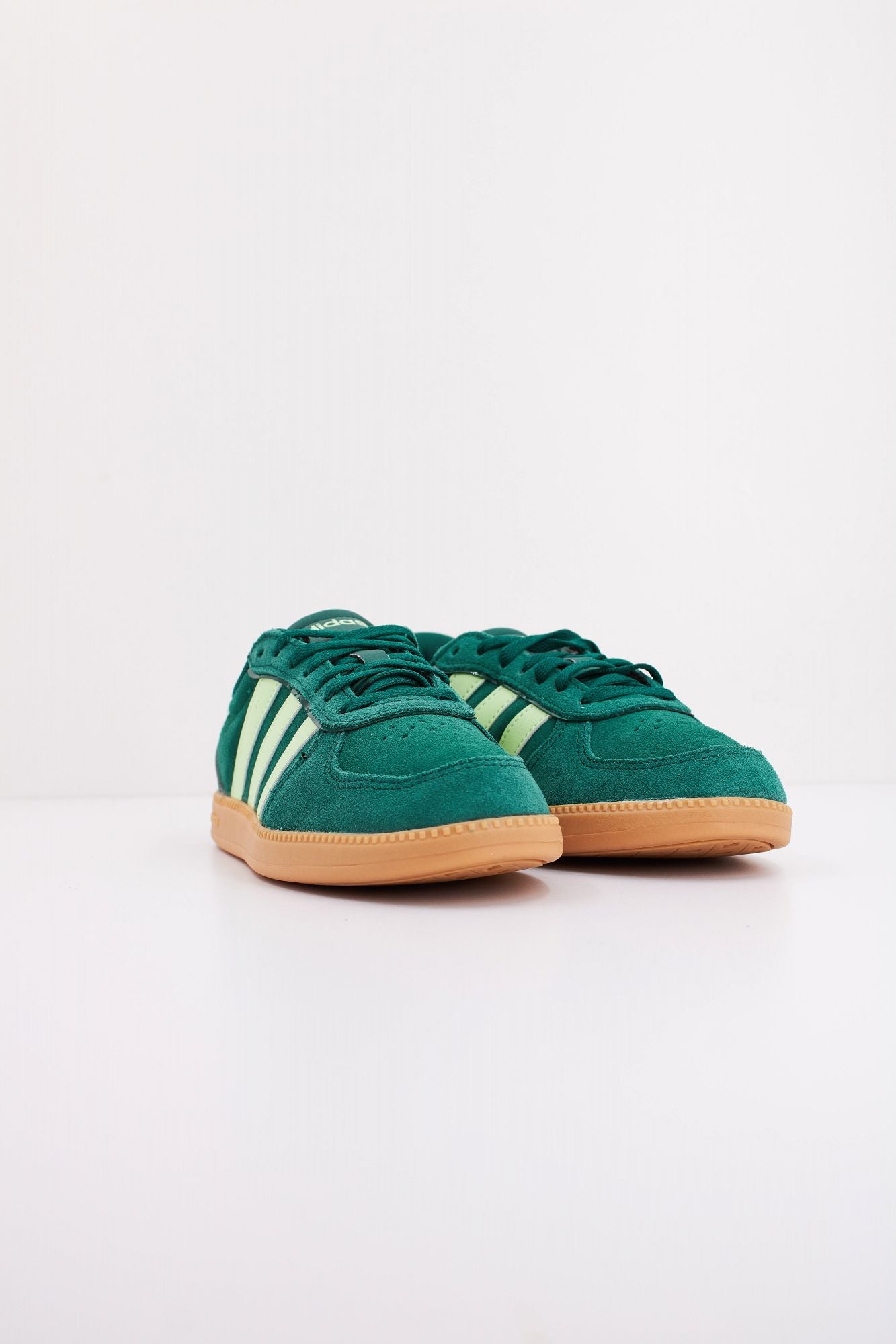 ADIDAS BREAKNET SLEEK en color VERDE (2)