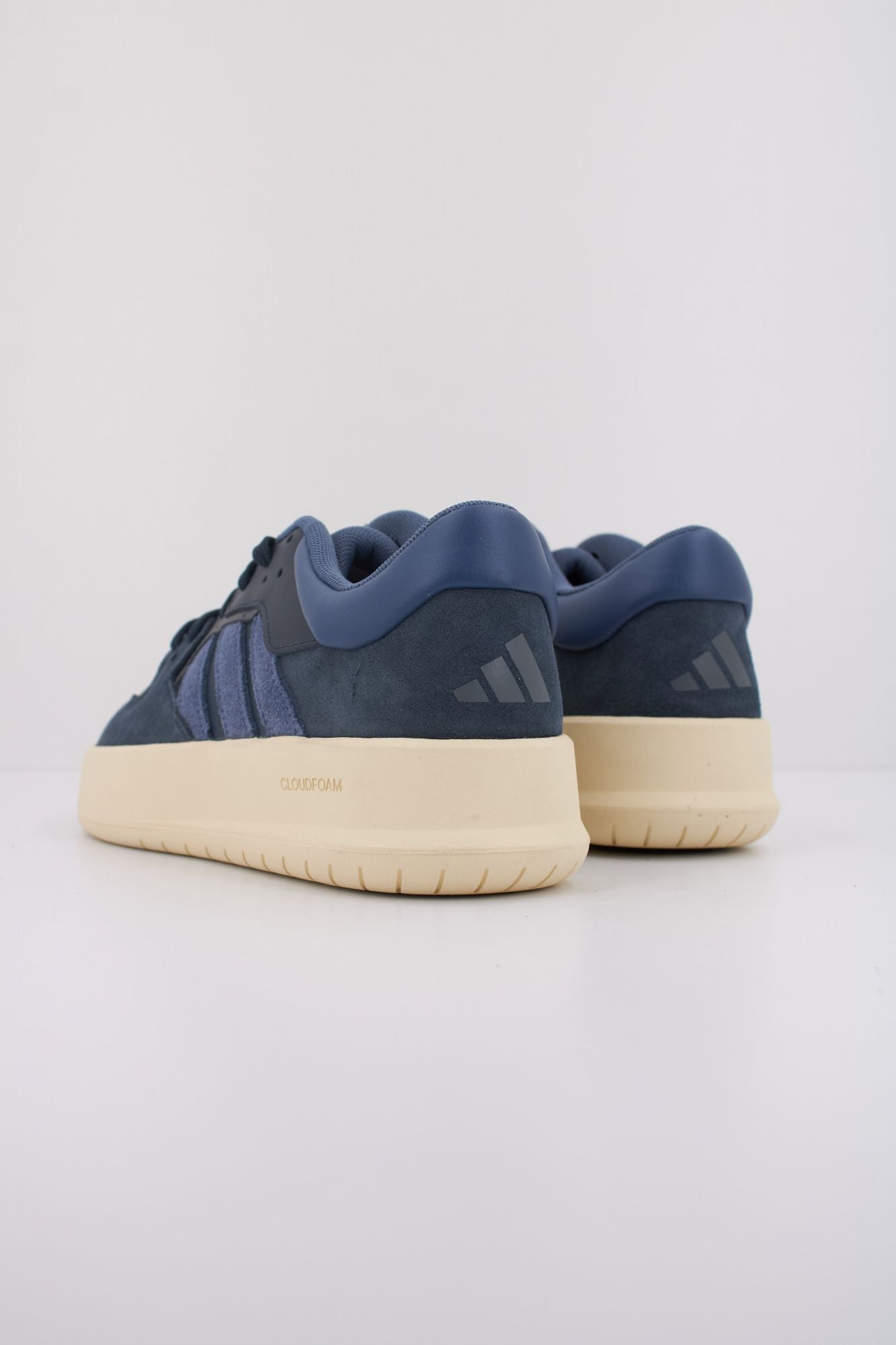 ADIDAS COURT 24 en color AZUL (4)
