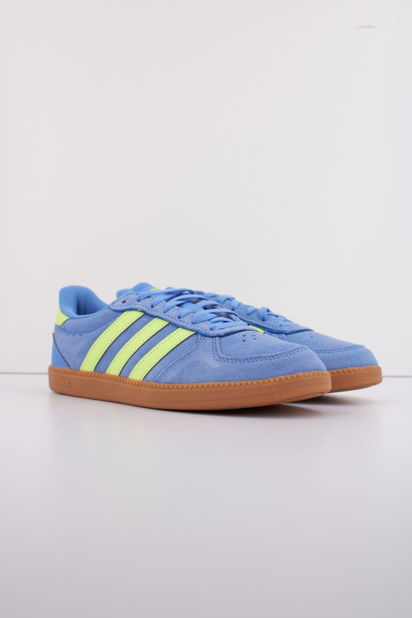 ADIDAS BREAKNET SLEEK en color AZUL (2)