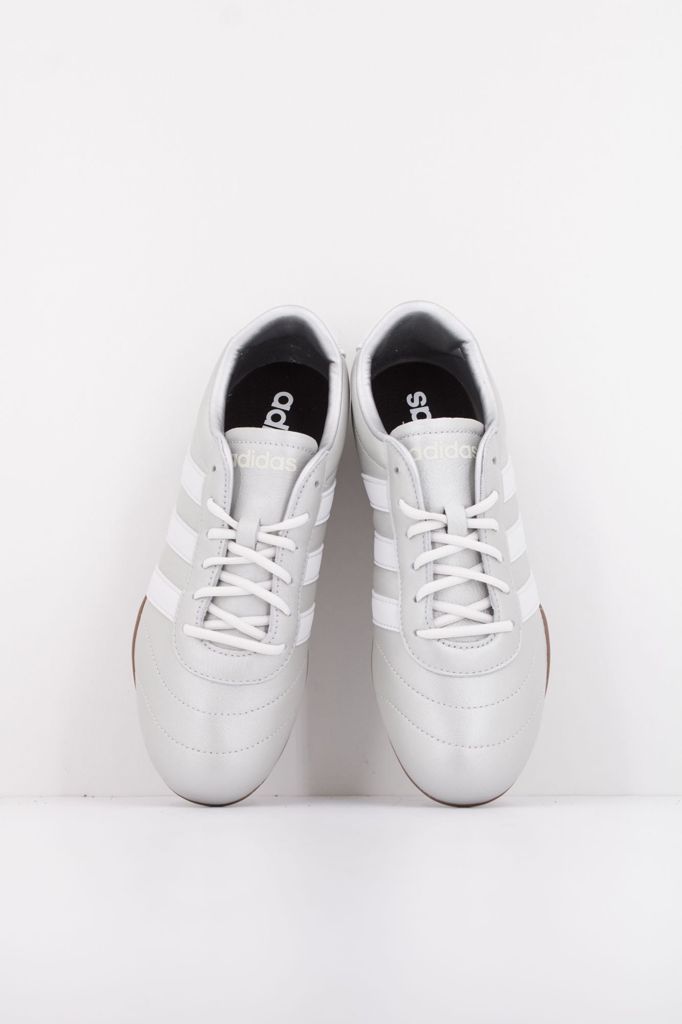 ADIDAS GRAND COURT LO en color PLATA (3)