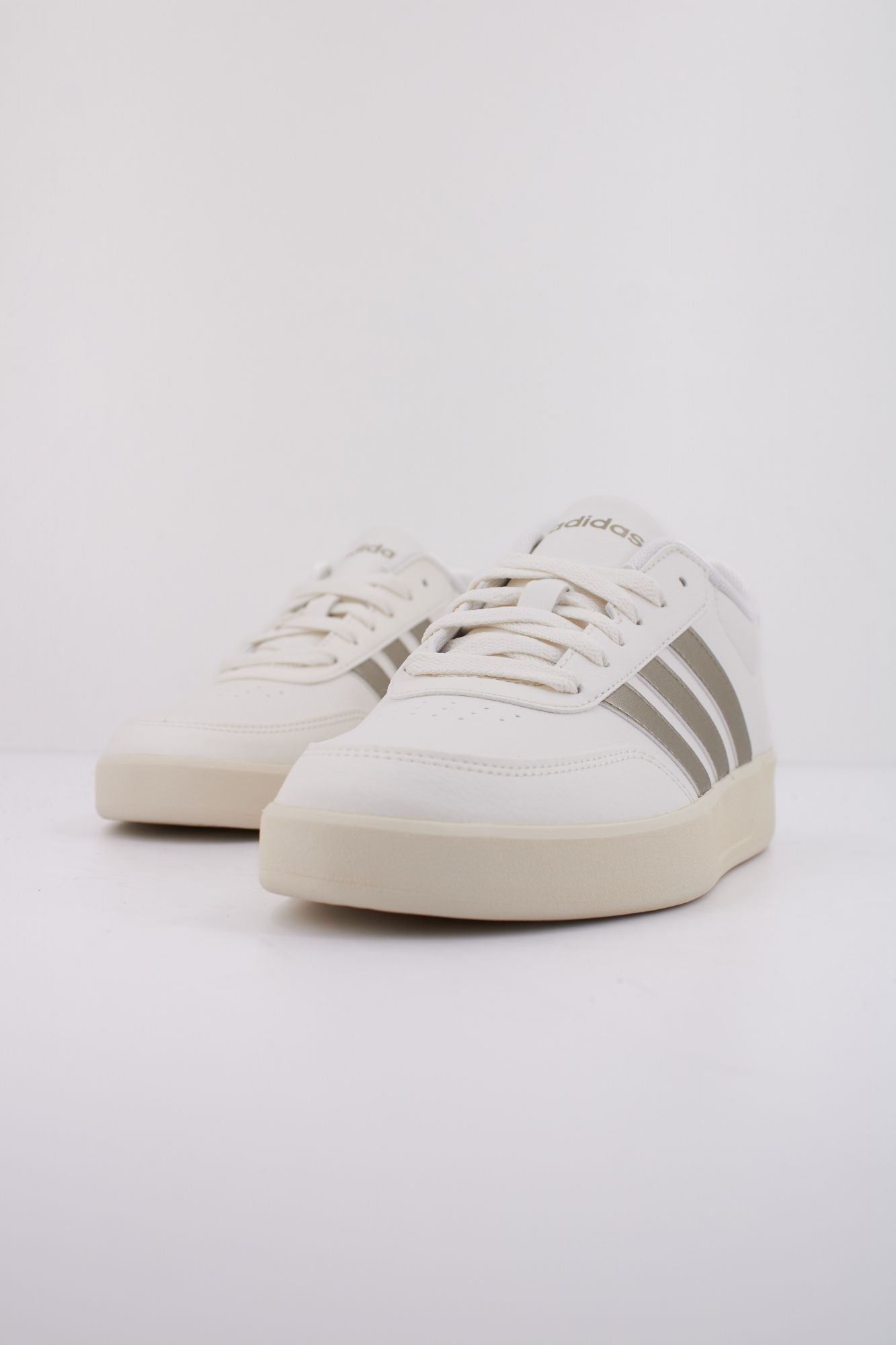ADIDAS BREAKNET 3.0 en color BLANCO (2)
