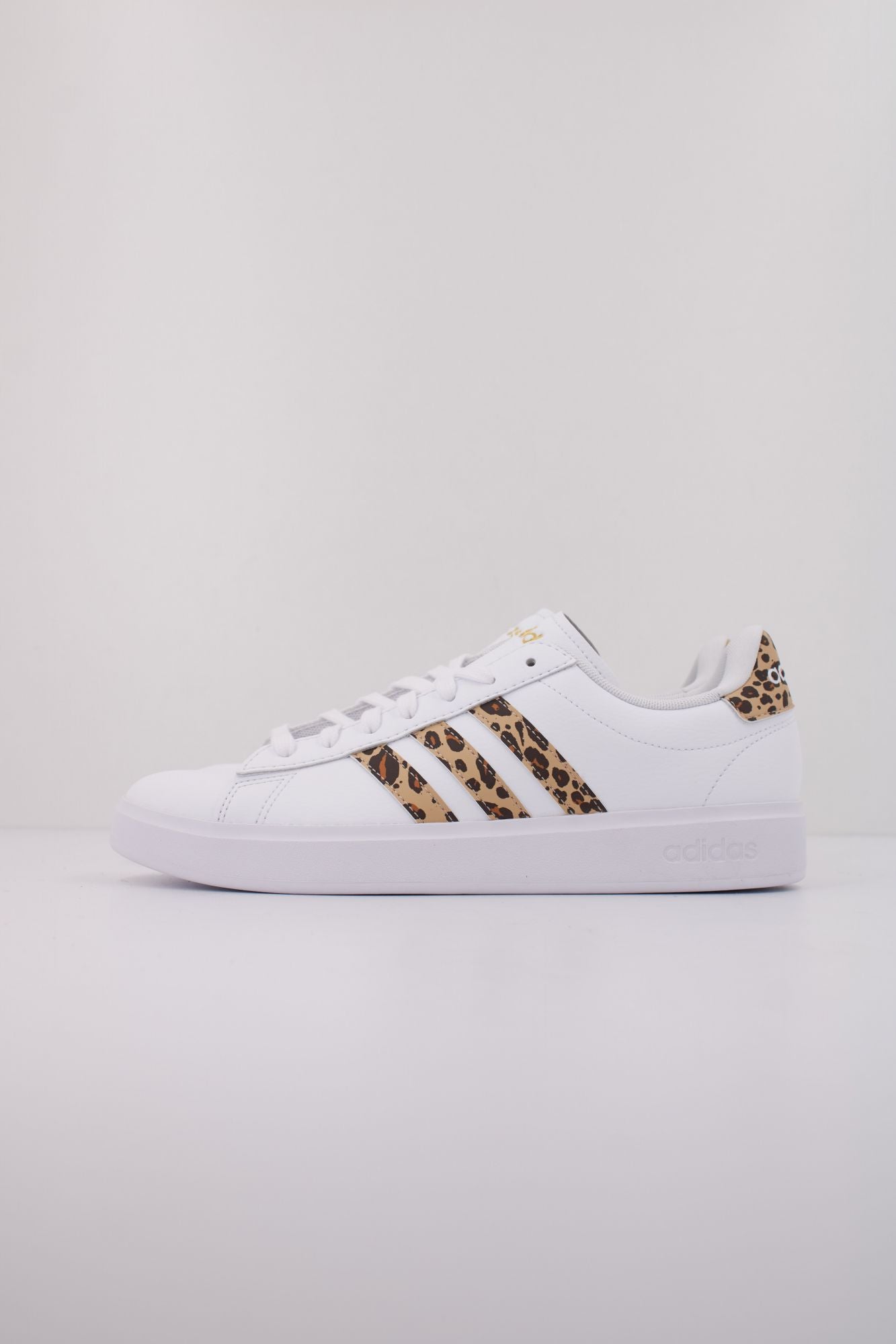 ADIDAS GRAND COURT 2.0 en color BLANCO (1)