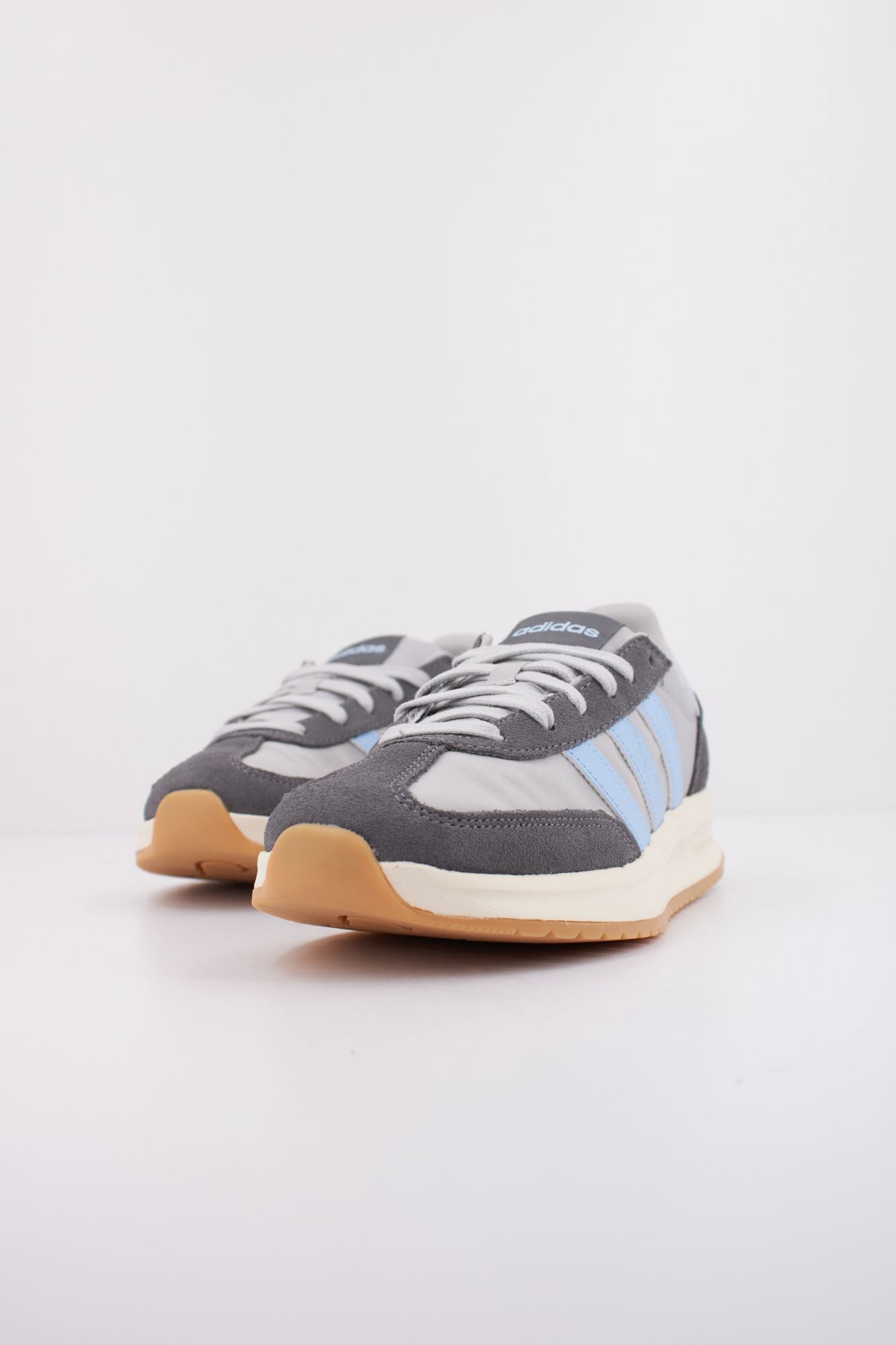 ADIDAS RUN 70s 2.0 en color GRIS (2)