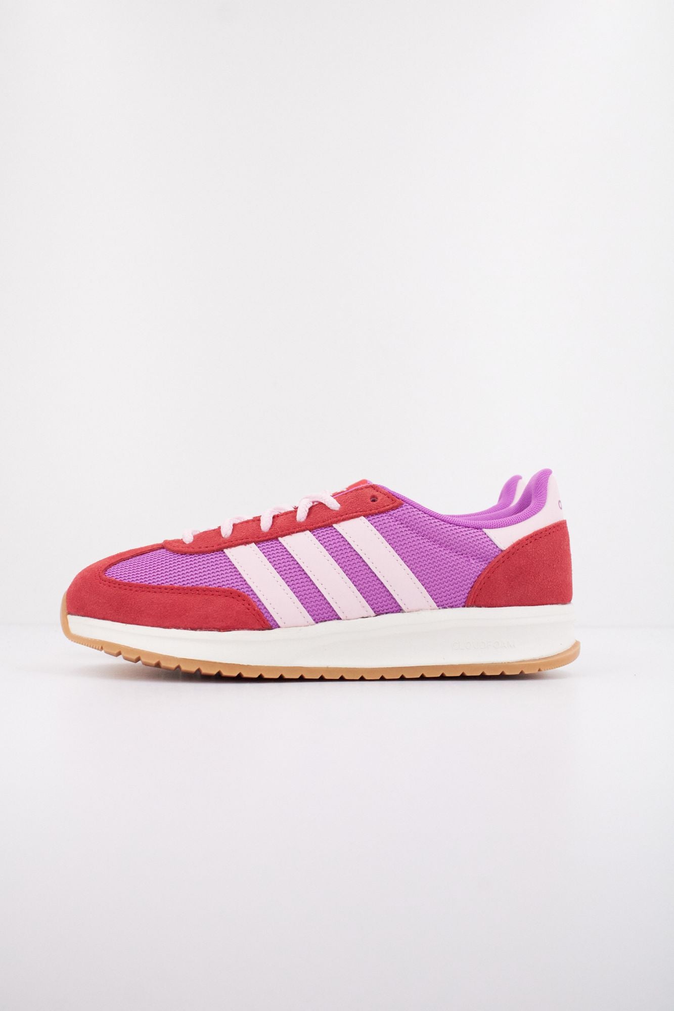 ADIDAS RUN 70s 2.0 en color VIOLETA (1)