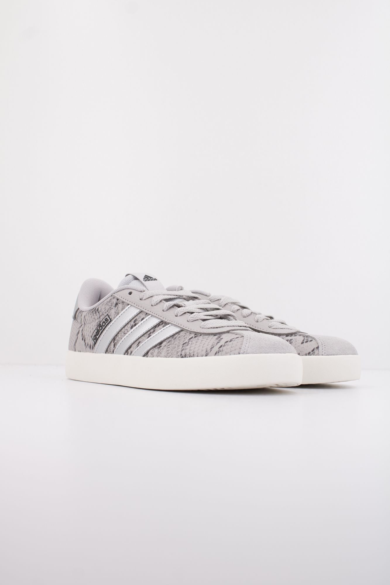 ADIDAS VL COURT 3.0 en color ANIMAL PRINT (2)