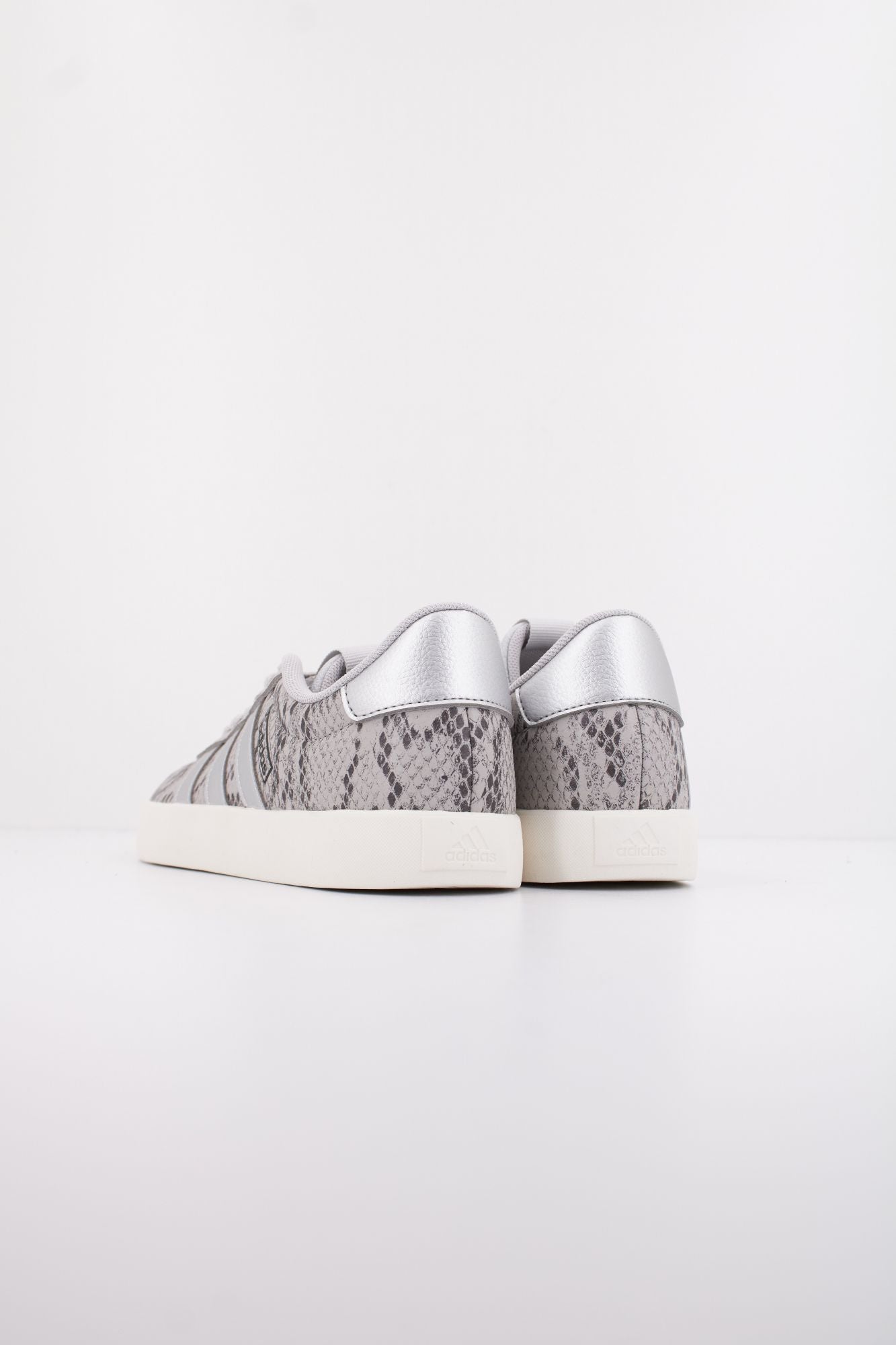 ADIDAS VL COURT 3.0 en color ANIMAL PRINT (4)