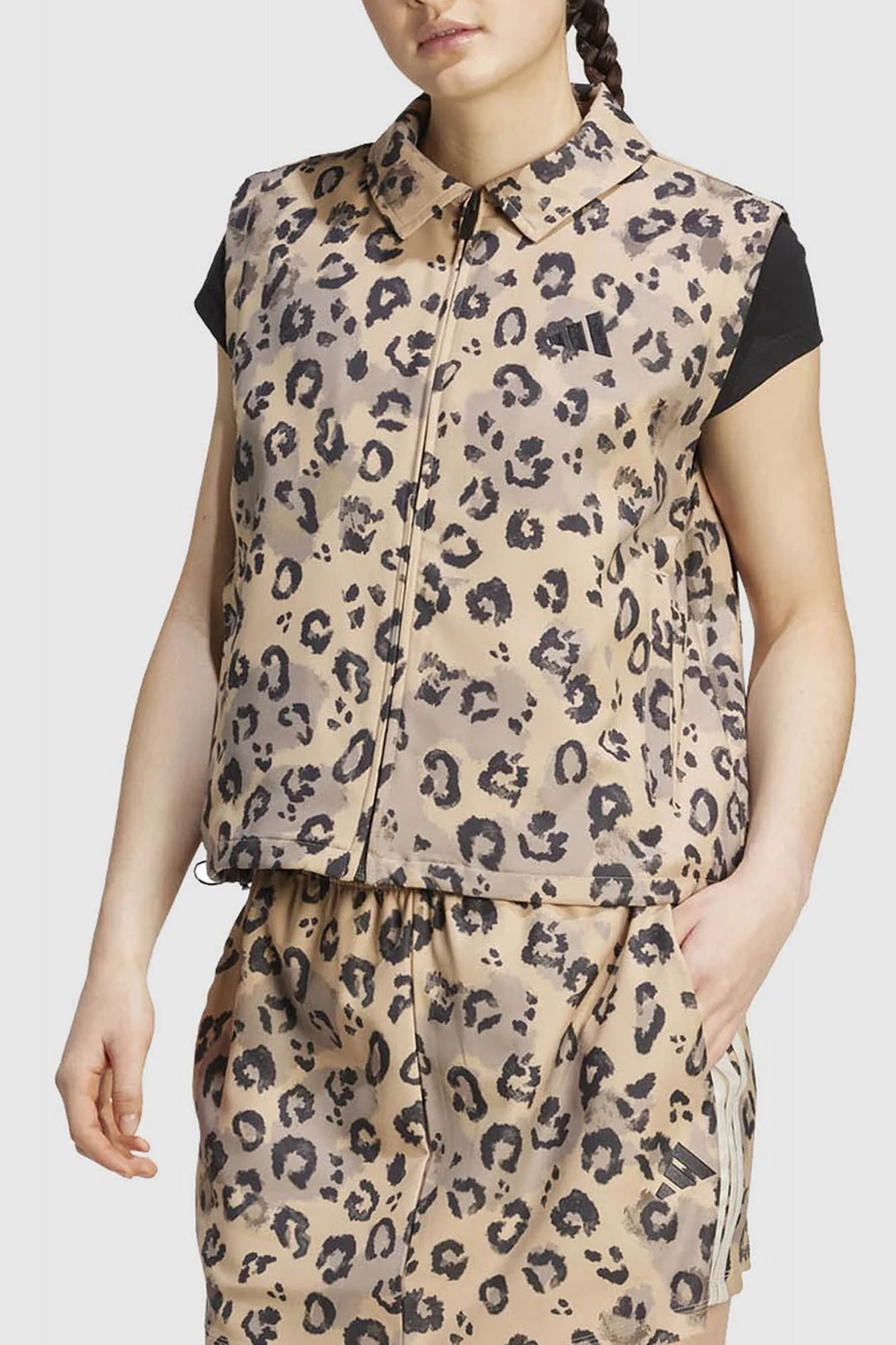 ADIDAS W AOP VEST en color ANIMAL PRINT (1)