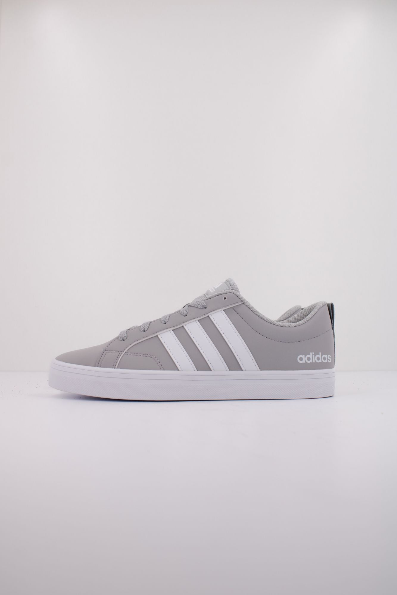 ADIDAS PACE 2.0 en color GRIS (1)