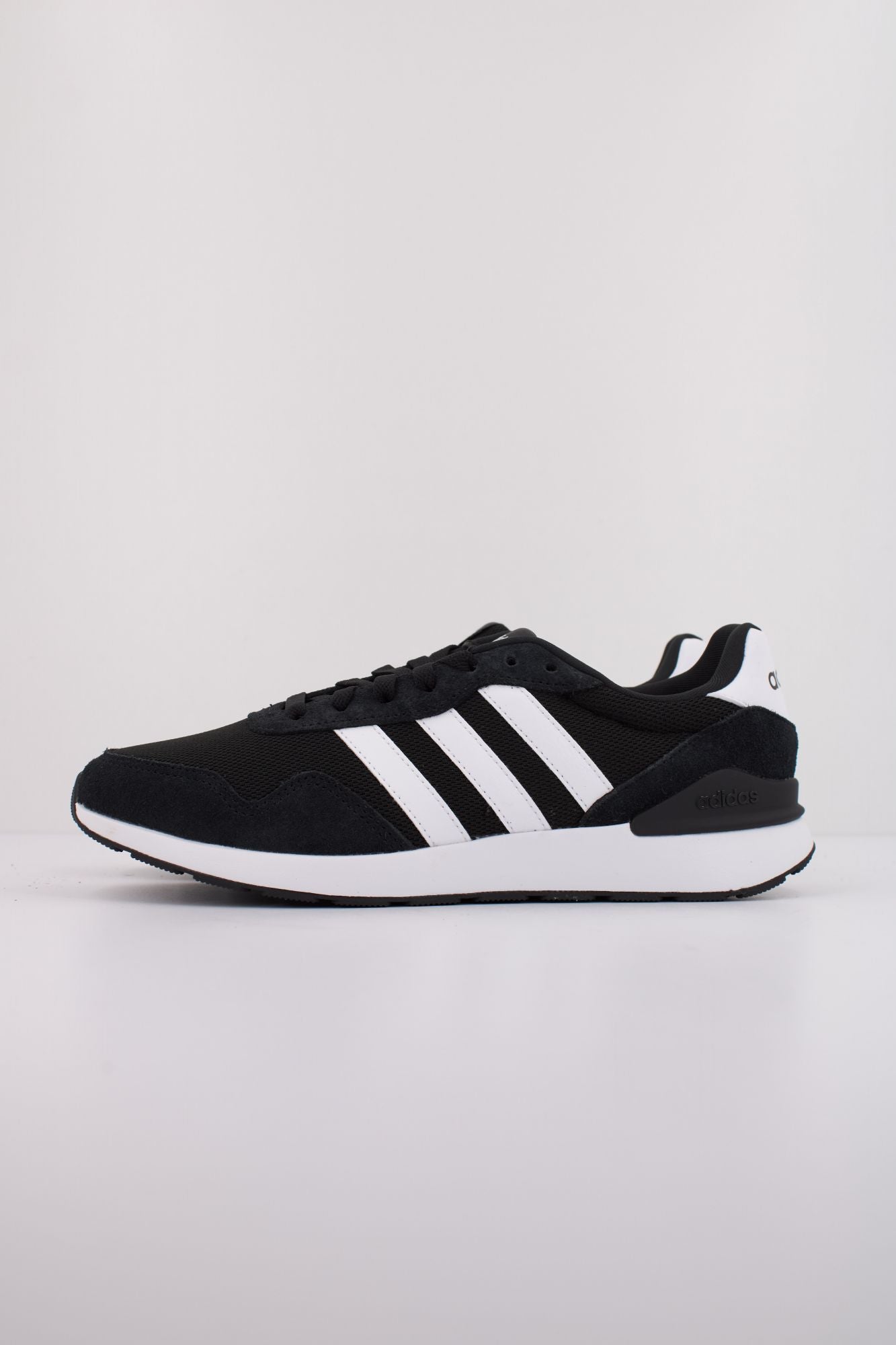 ADIDAS RUN 60s 4.0 en color NEGRO (1)