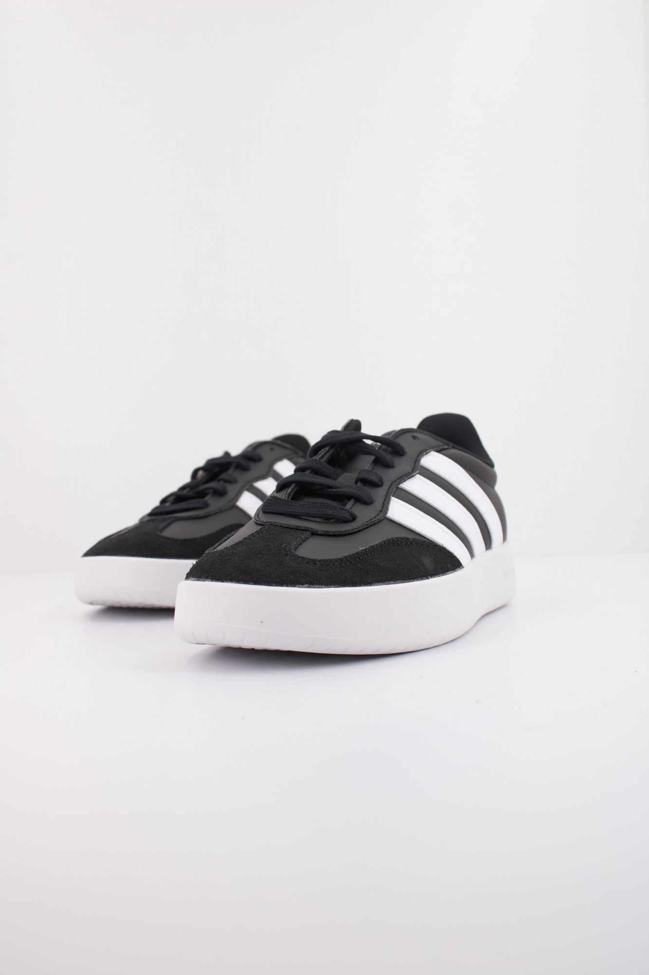 ADIDAS BARREDA en color NEGRO (2)