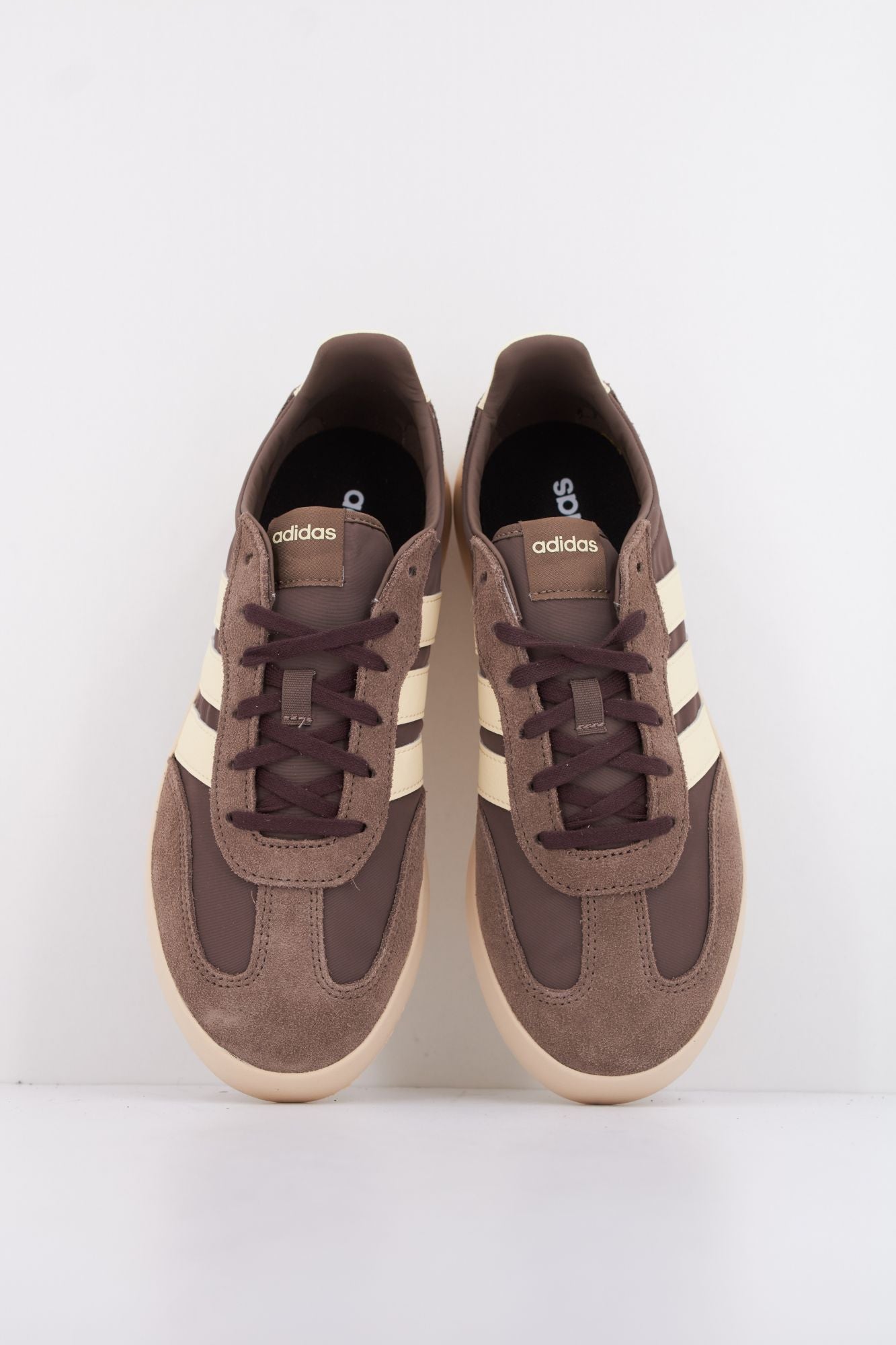 ADIDAS BARREDA DECODE en color MARRON (3)