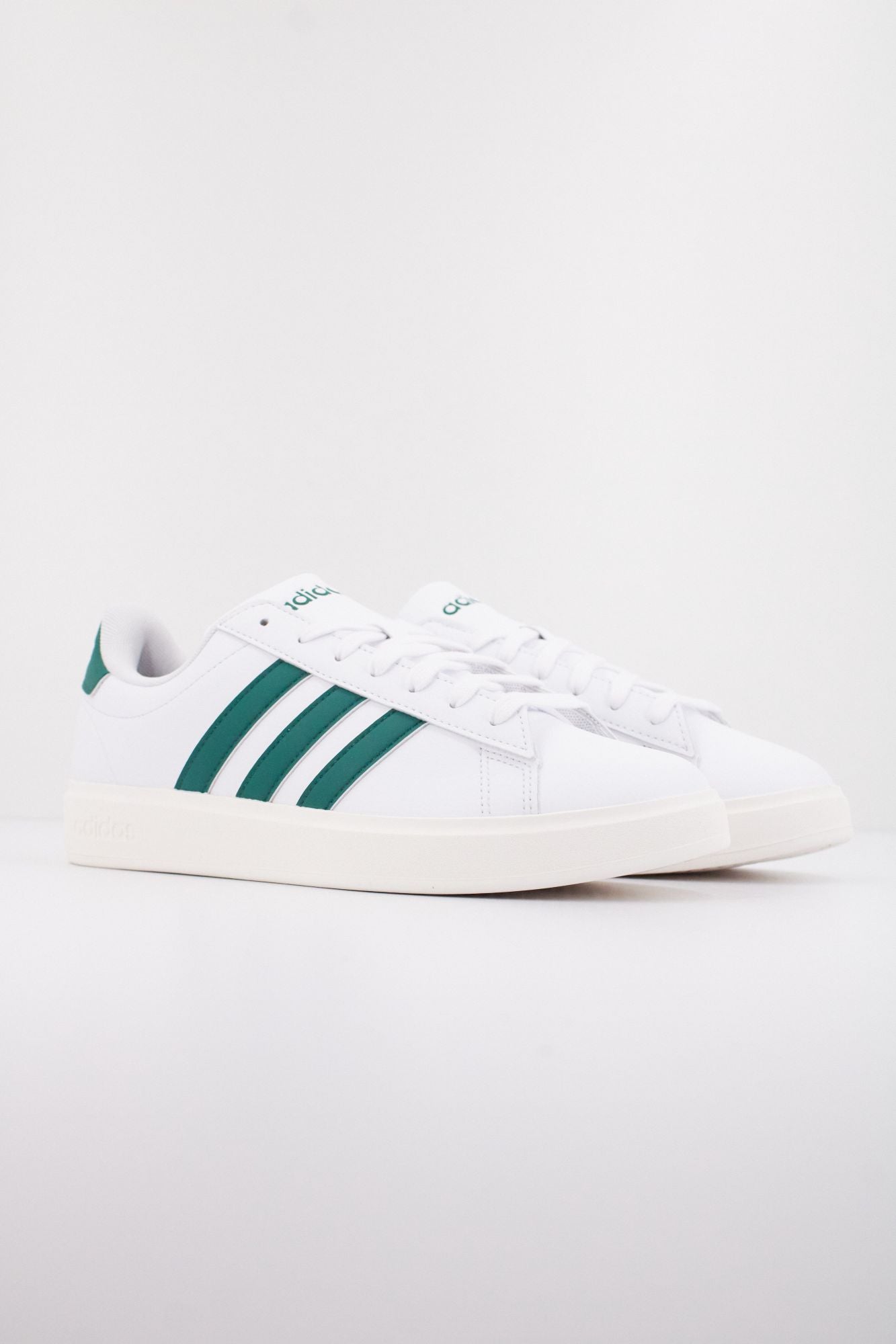 ADIDAS GRAND COURT 2.0 en color BLANCO (2)