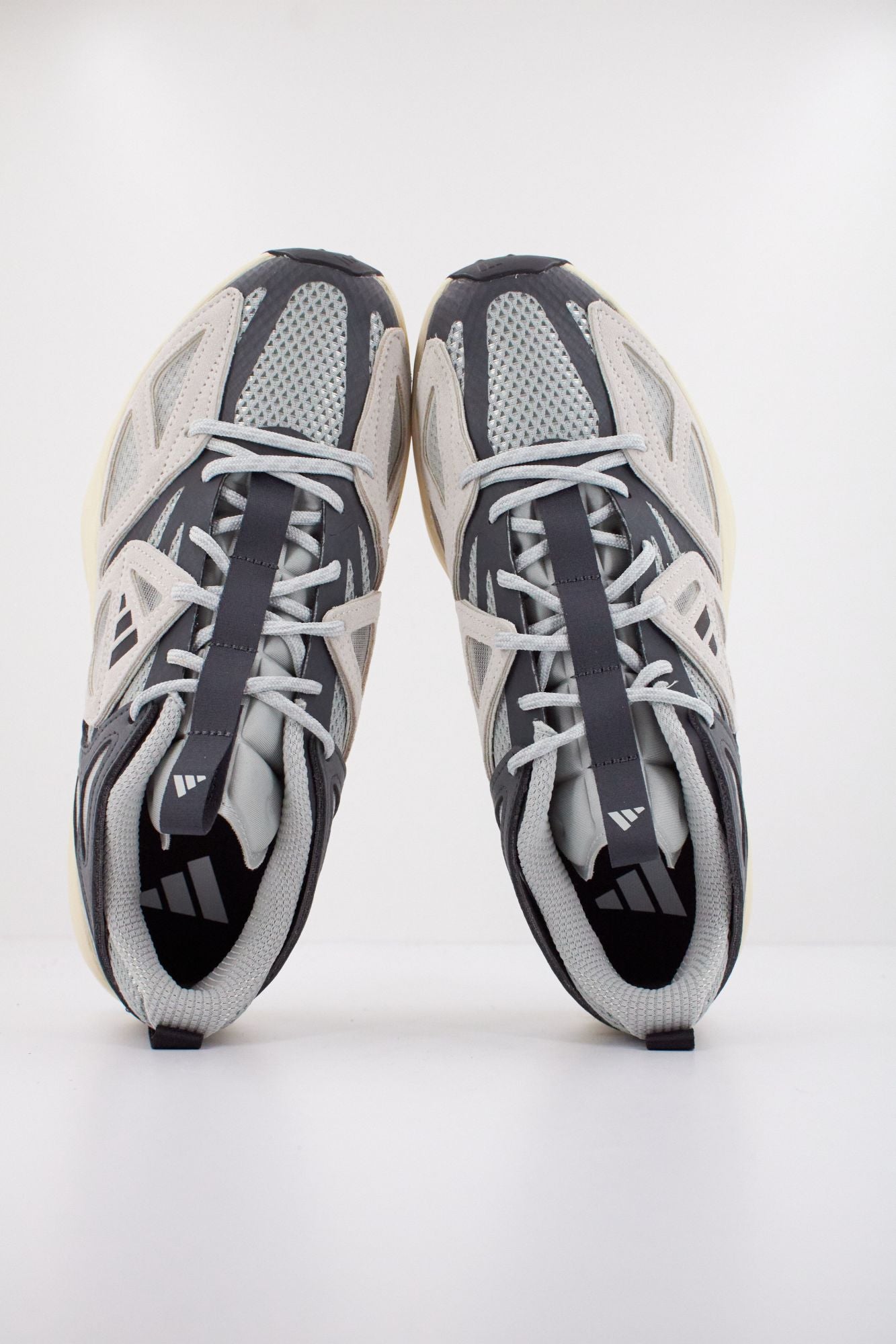 ADIDAS KANTAI TRAIL en color GRIS (3)