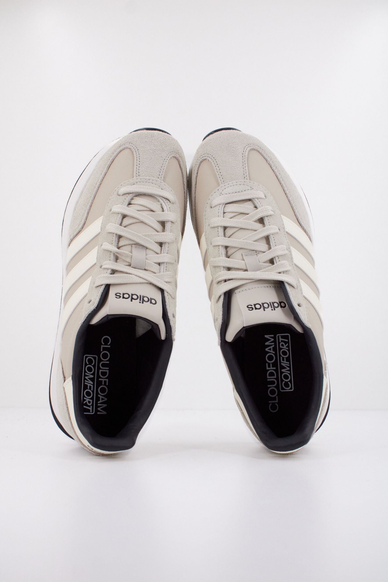 ADIDAS RUN 70s 2.0 en color BEIS (3)