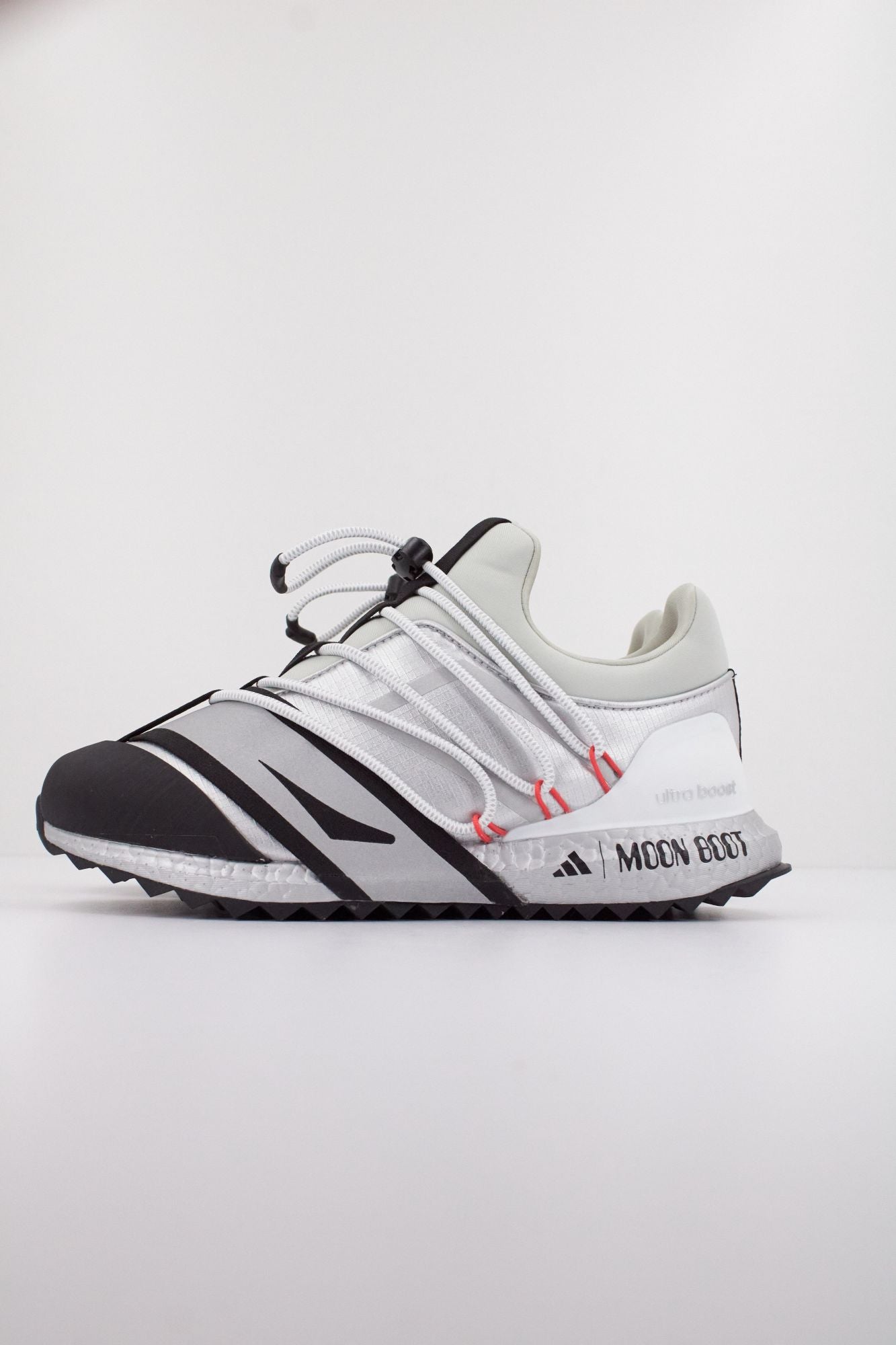 ADIDAS ADIDAS X MOON BOOT en color PLATA (1)