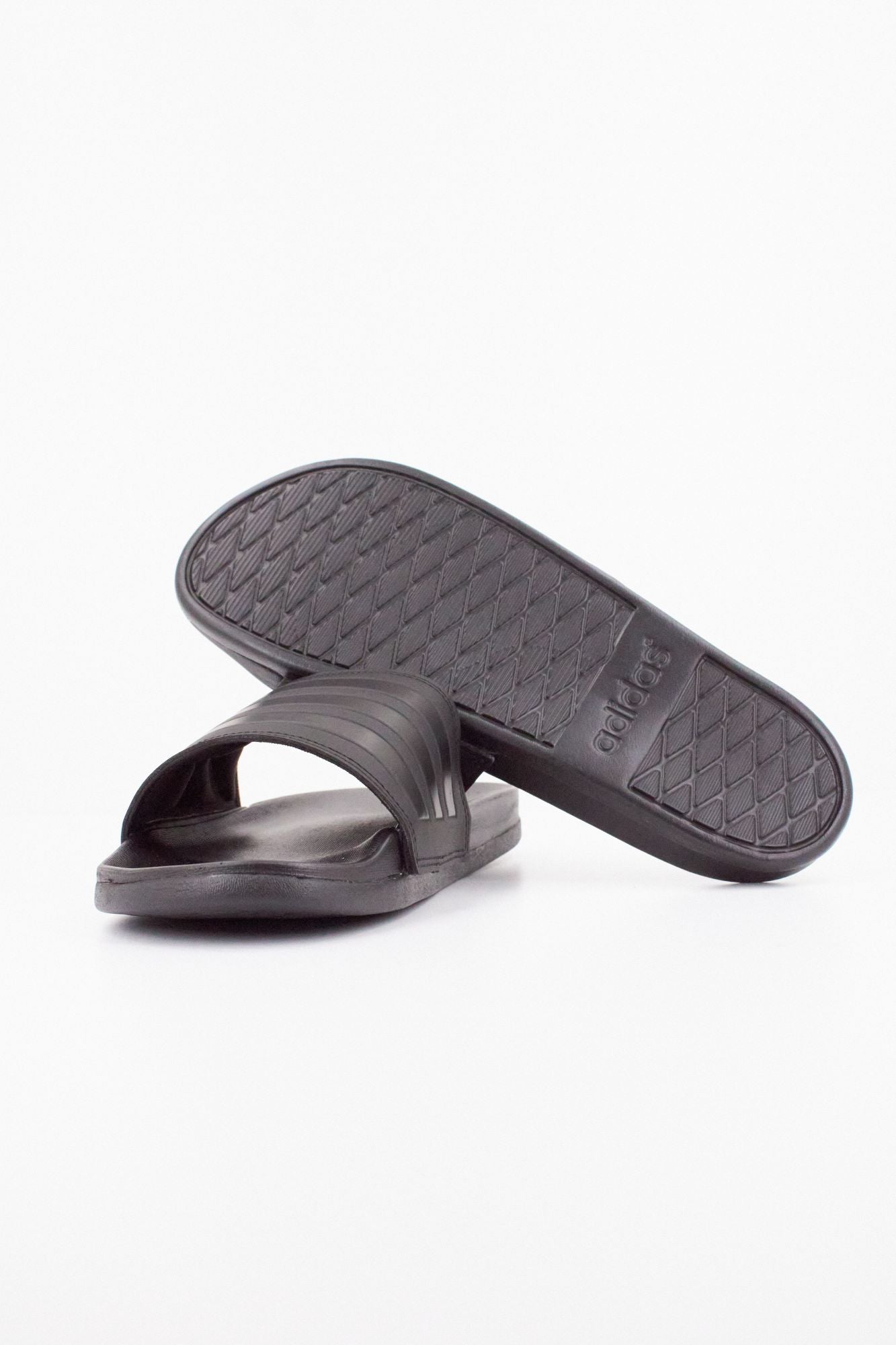 ADIDAS ADILETTE COMFORT en color NEGRO (5)