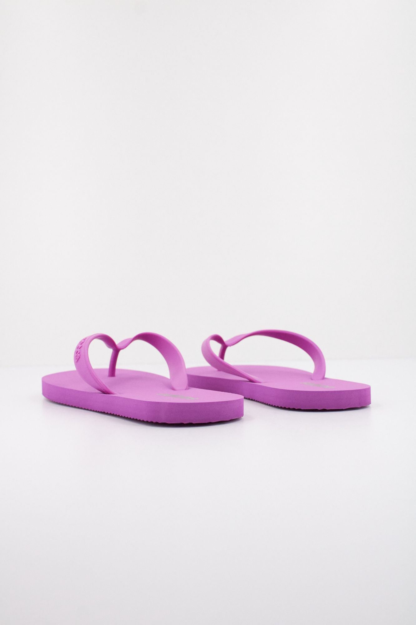 ADIDAS KEITAKI ALPHA en color VIOLETA (4)