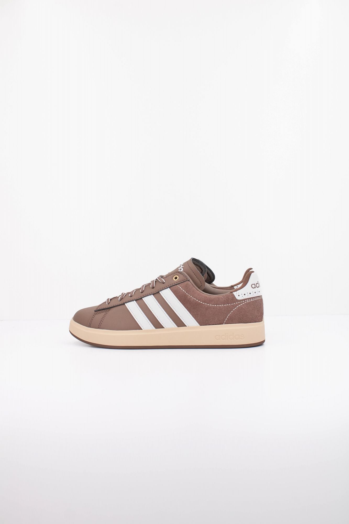ADIDAS GRAND COURT 2.0 en color MARRON (1)