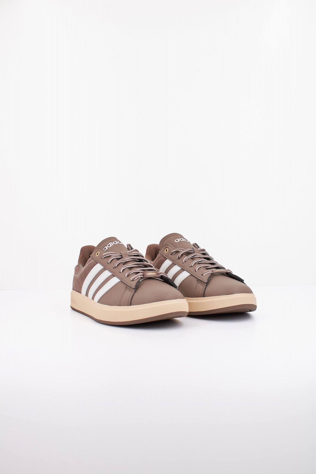 ADIDAS GRAND COURT 2.0 en color MARRON (2)