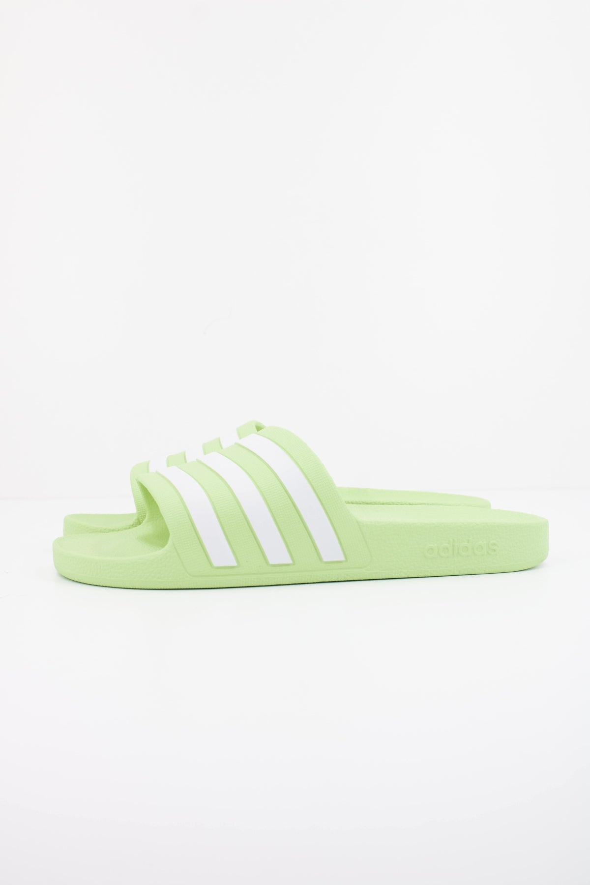 ADIDAS ADILETTE AQUA en color VERDE (1)