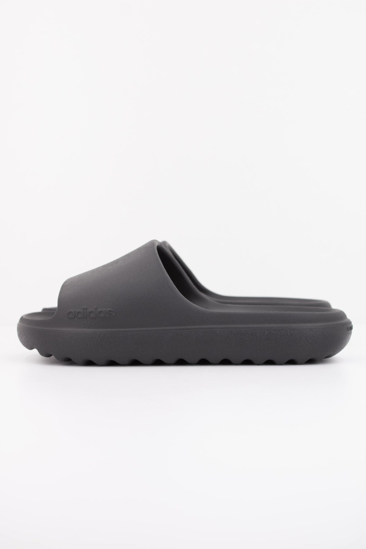 ADIDAS ADILETTE LUMIA en color NEGRO (1)