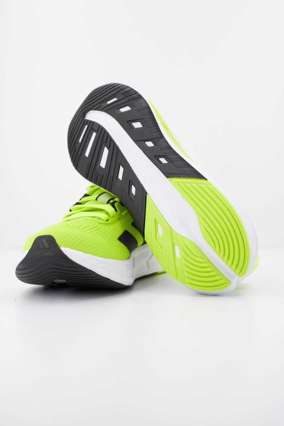 ADIDAS QUESTAR 3 M en color VERDE (5)