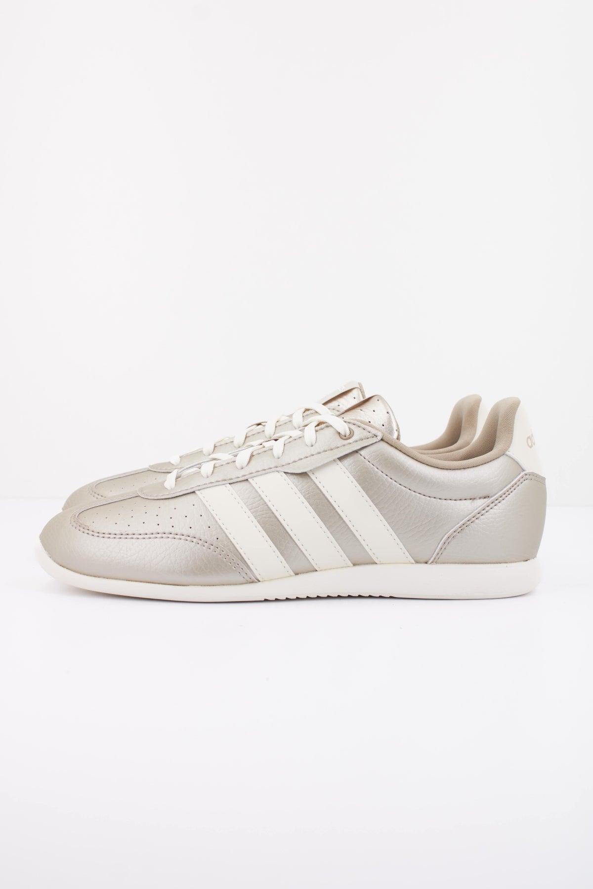 ADIDAS BARREDA LO en color ORO (1)