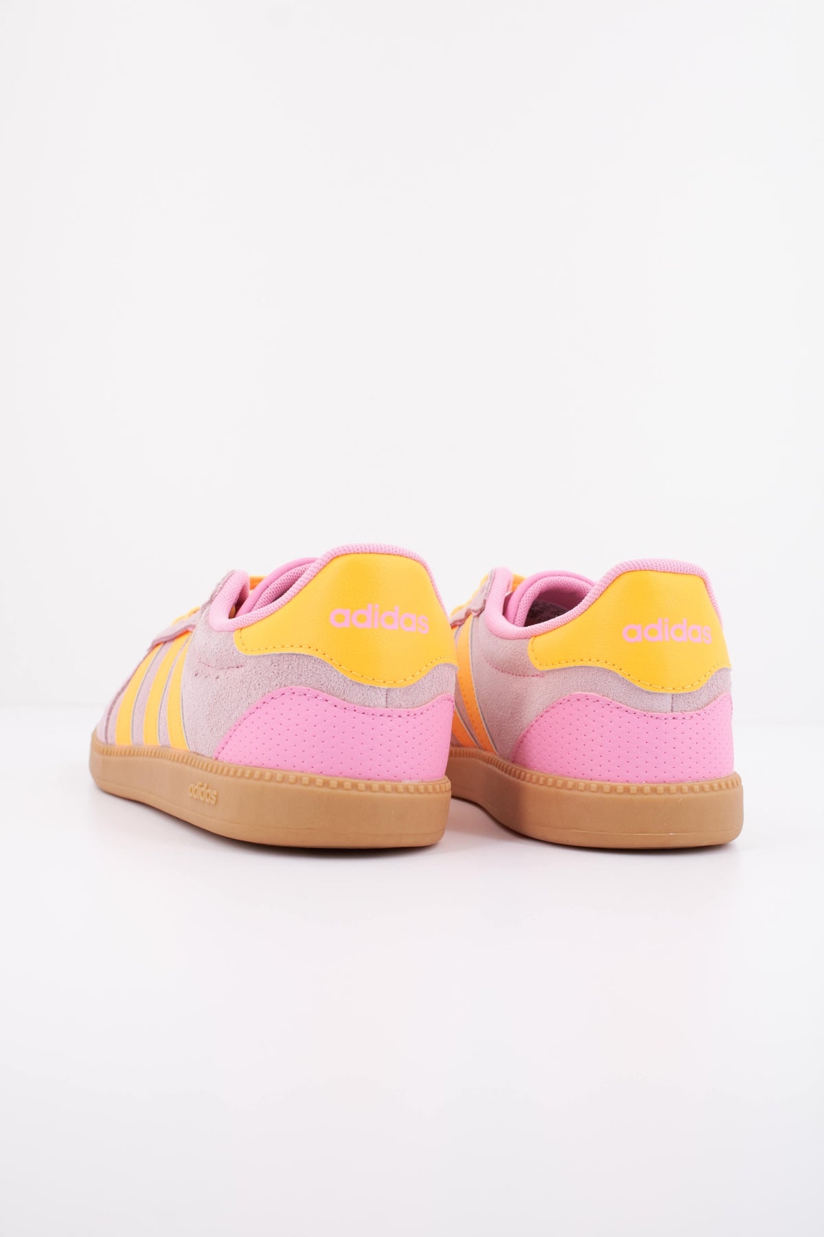 ADIDAS BREAKNET SLEEK en color ROSA (4)
