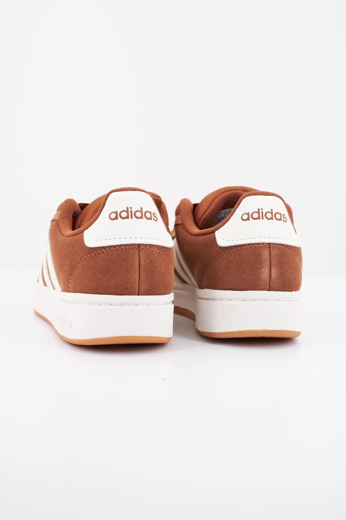 ADIDAS GRAND COURT ALPHA 0 en color BRONCE (4)