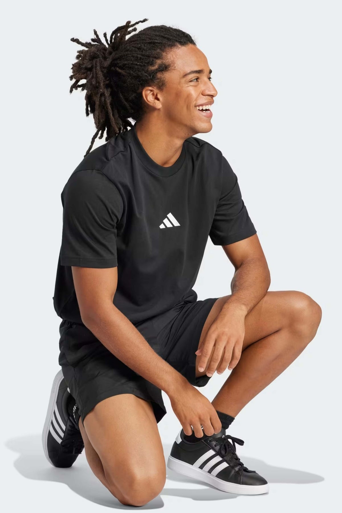 ADIDAS JE9024 en color NEGRO (4)