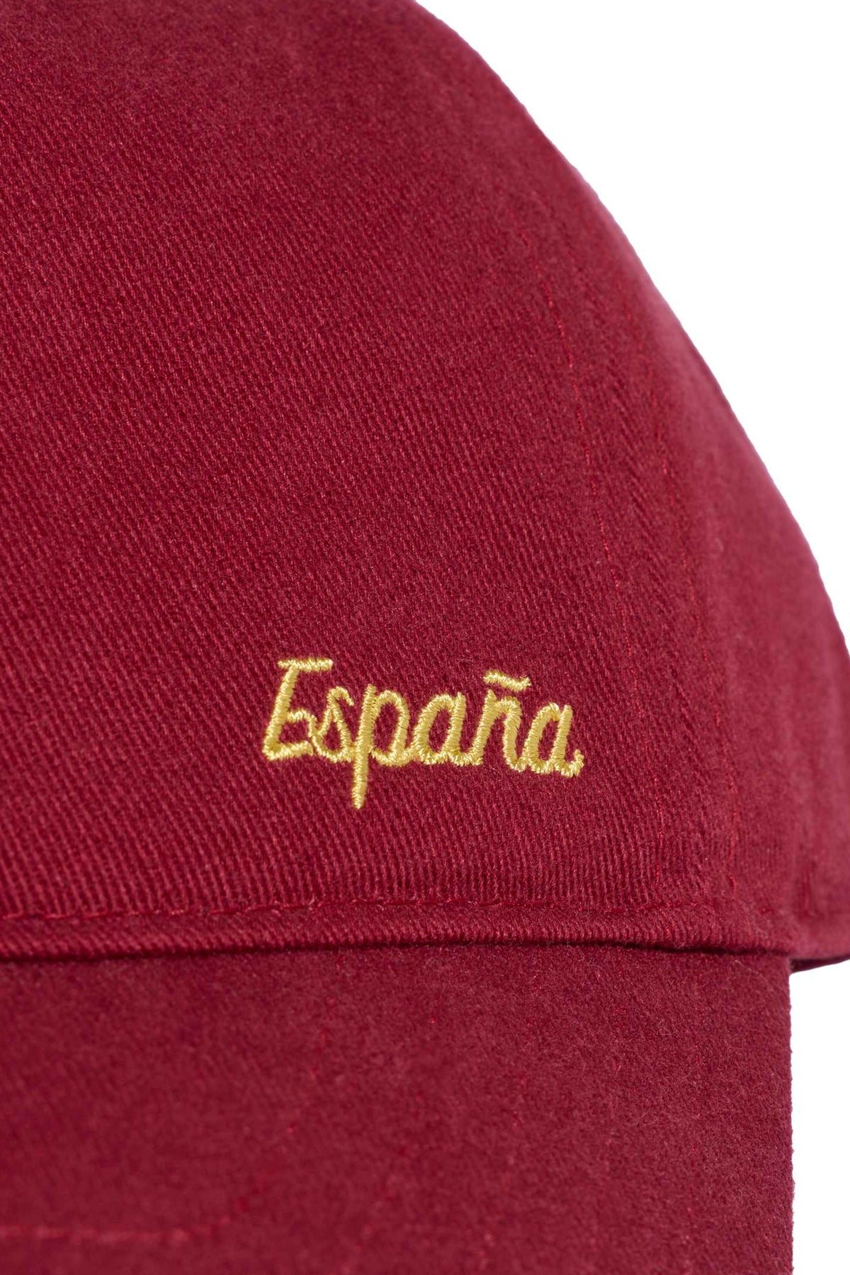 ADIDAS Gorra España 26 en color BURDEOS (3)