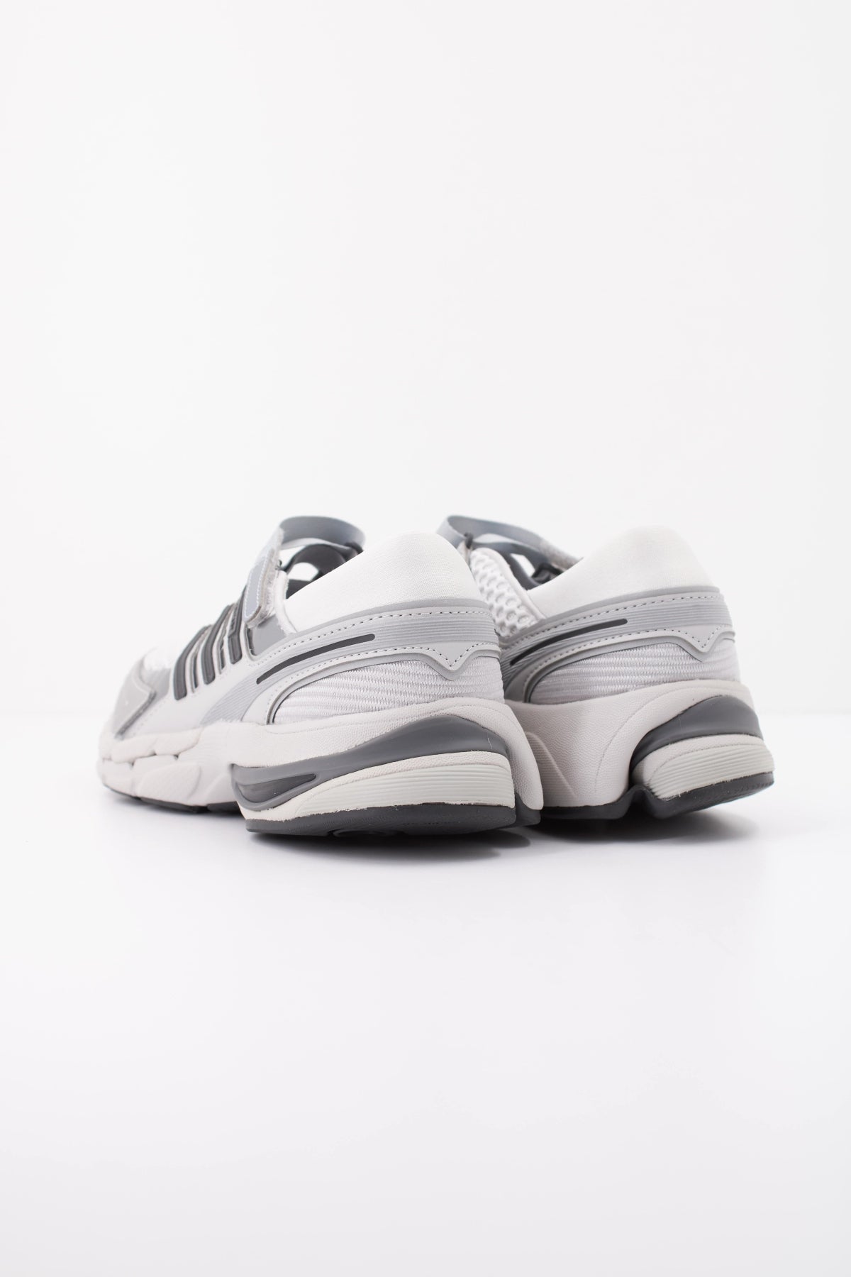 ADIDAS ORIGINALS LA1822 ADISTAR CONTROL 5 M en color GRIS (4)