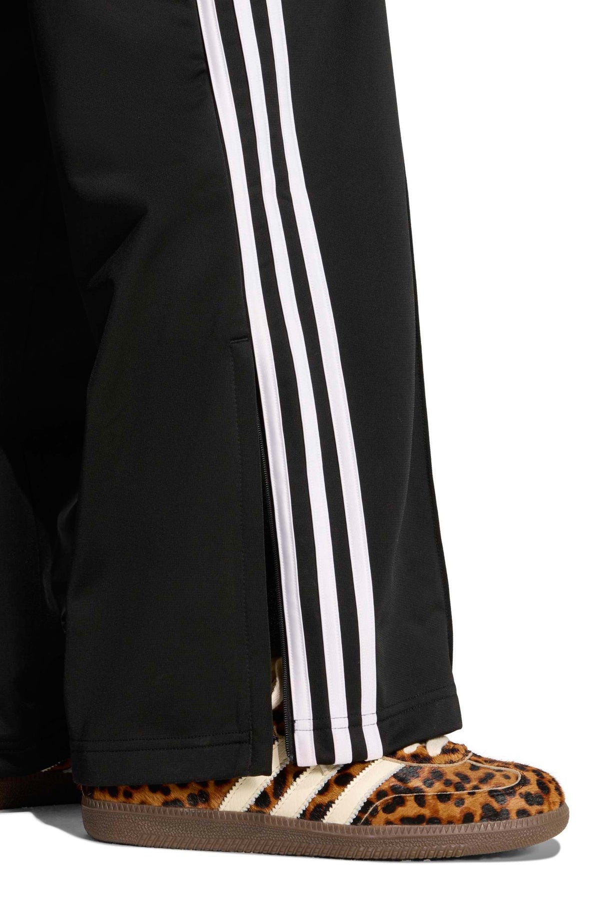 ADIDAS ORIGINALS KD7976 FB LOOSE TP en color NEGRO (4)