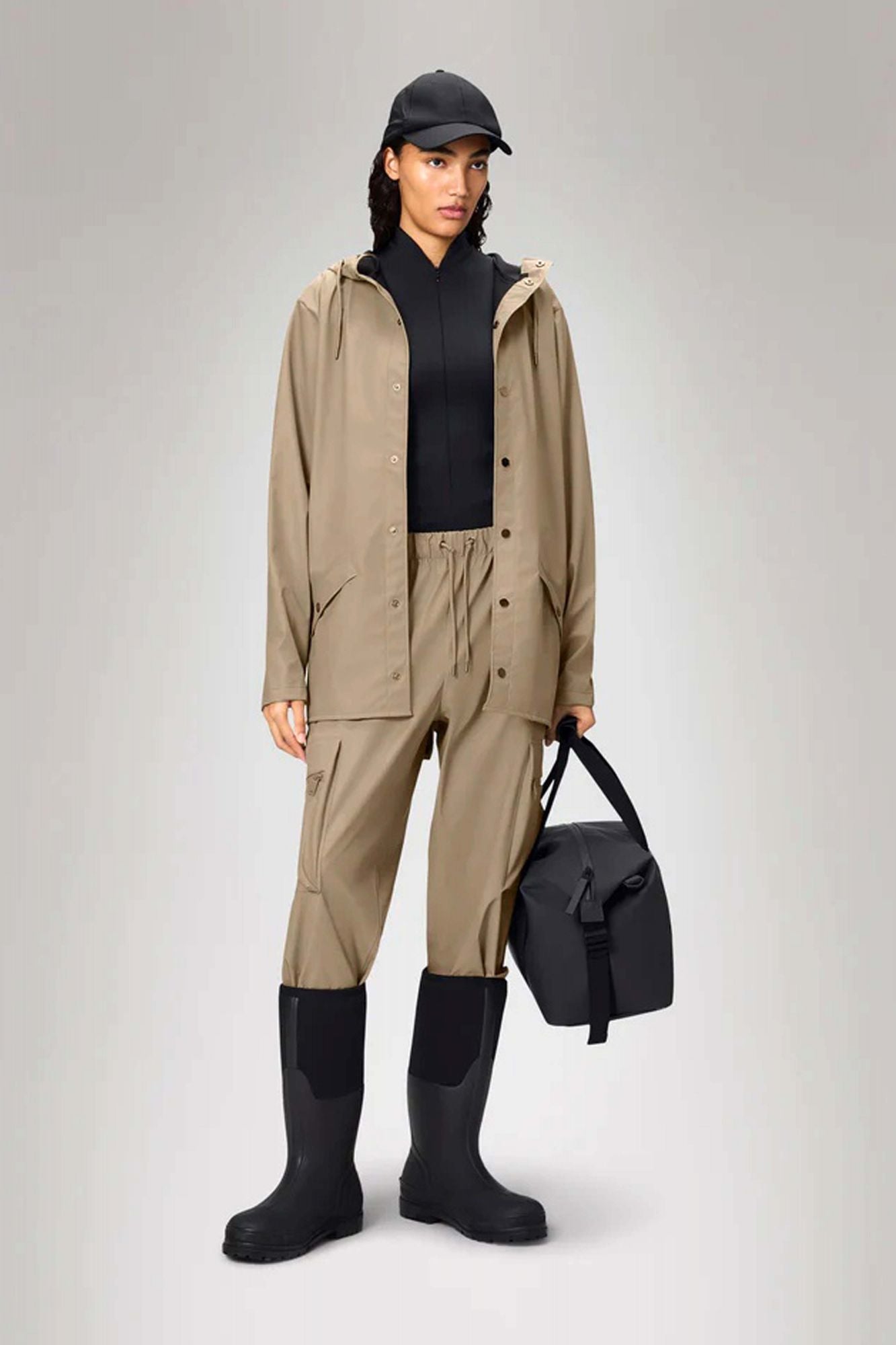 RAINS JACKET W3 en color BEIS (4)
