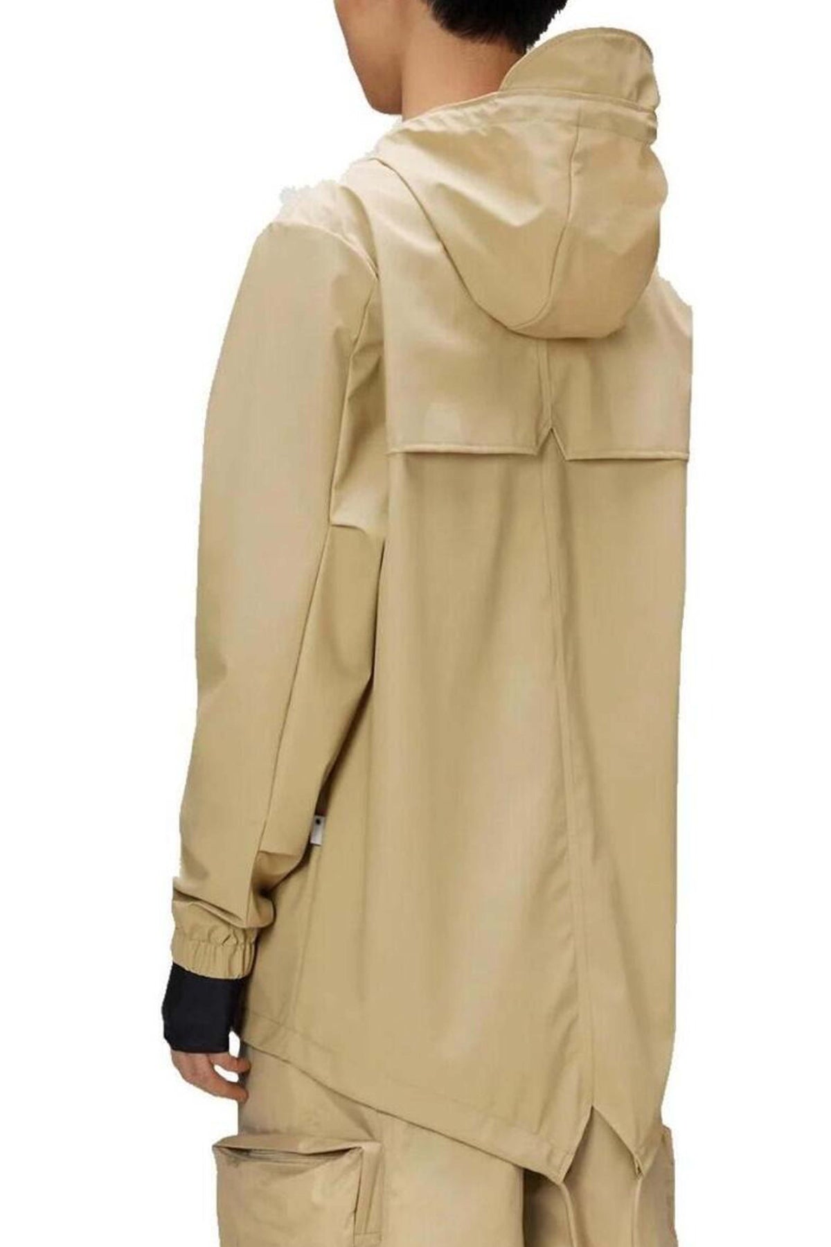 RAINS FISHTAIL JACKET W3 en color BEIS (2)