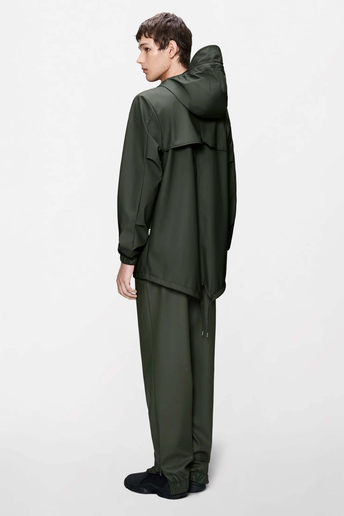 RAINS FISHTAIL JACKET W3 en color VERDE (2)