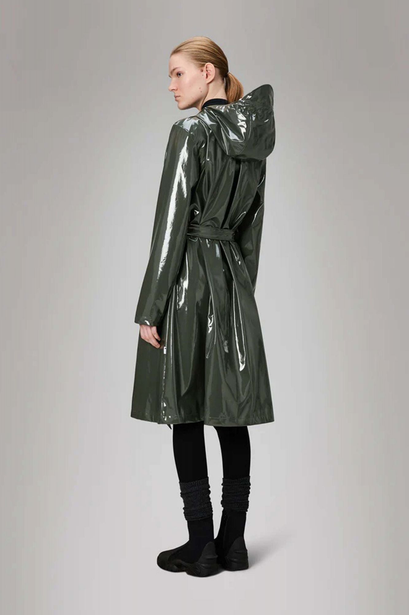 RAINS A LINE LONGER W JACKET W3 en color VERDE (3)