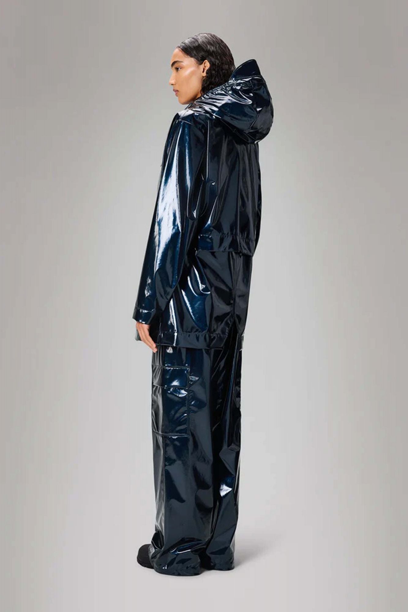 RAINS BOLD LONG JACKET W3 en color AZUL (3)