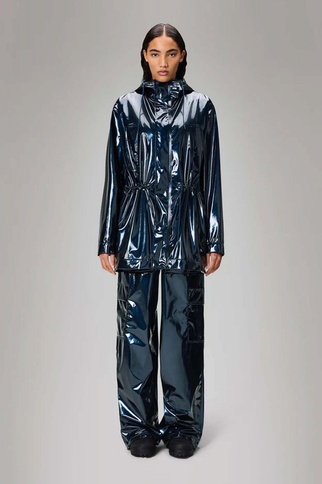 RAINS BOLD LONG JACKET W3 en color AZUL (4)