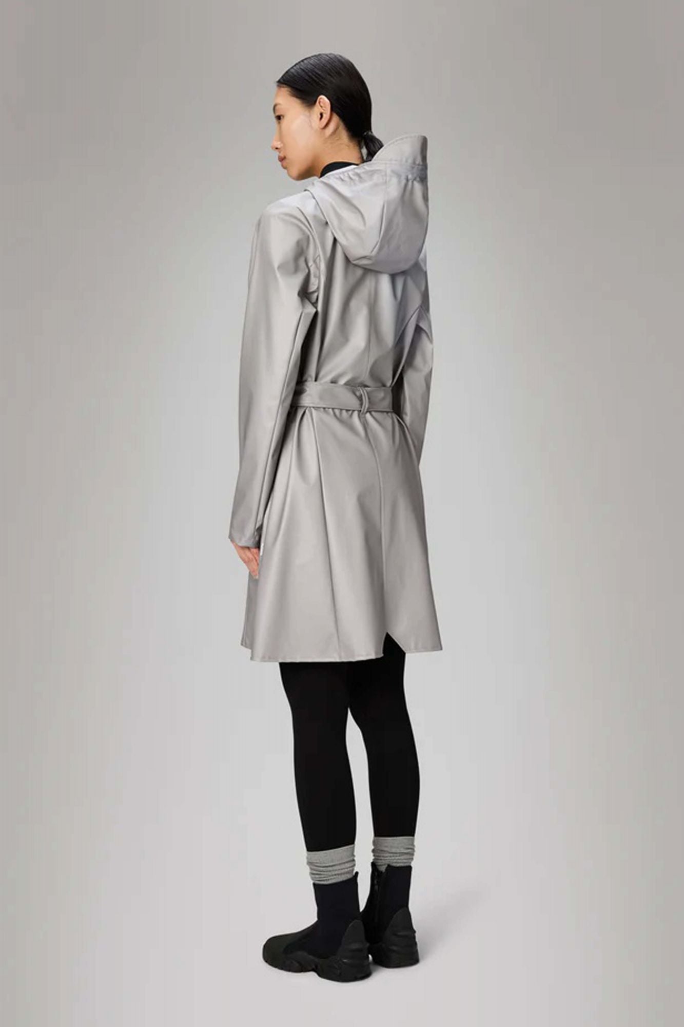 RAINS CURVE LONG JACKET W3 en color GRIS (3)