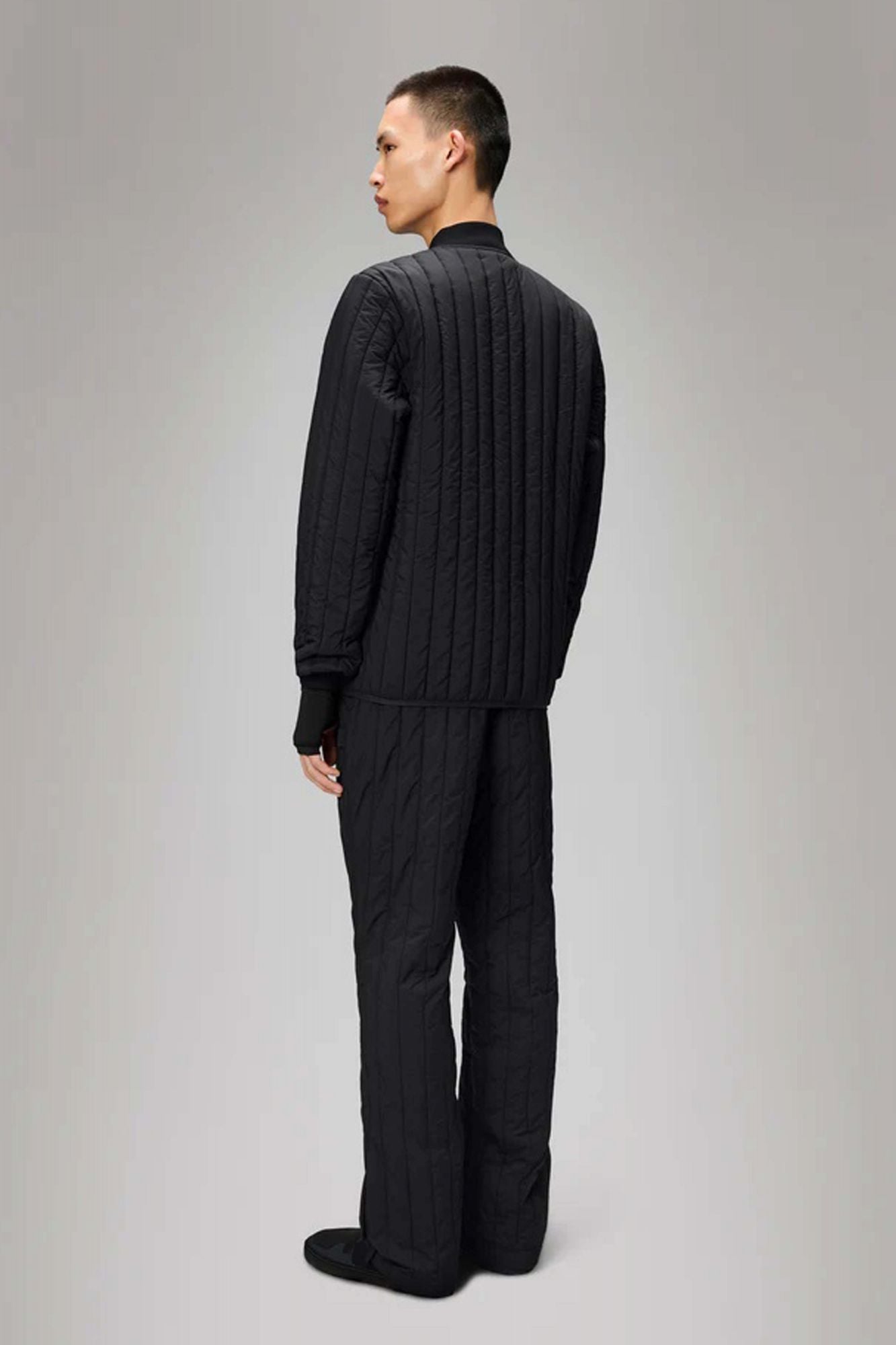 RAINS BANJA LINER BOMBER JACJET T1 en color NEGRO (3)