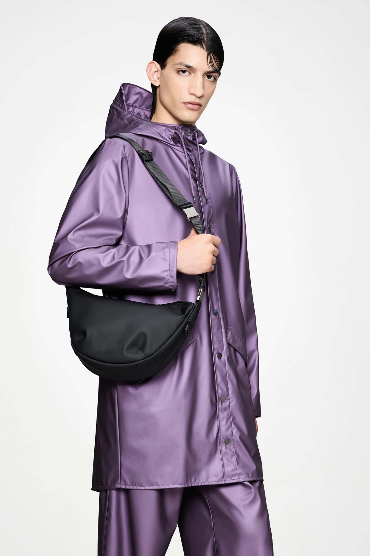RAINS SHOULDER BAG W3 en color NEGRO (4)